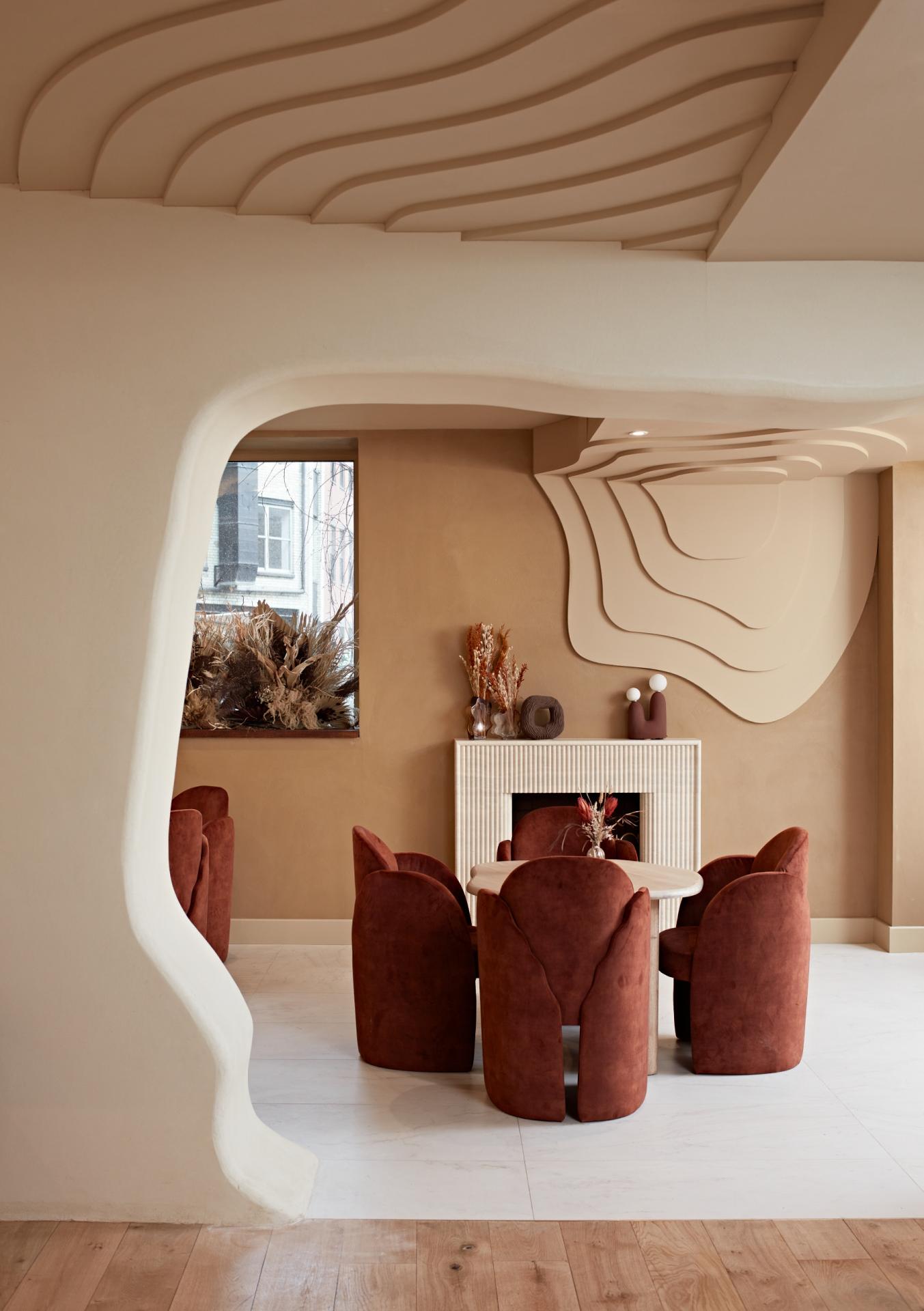 London Design Awards Winner - Curve Club