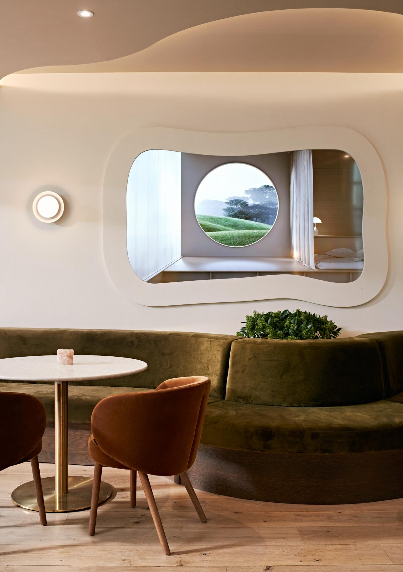 London Design Awards Winner - Curve Club