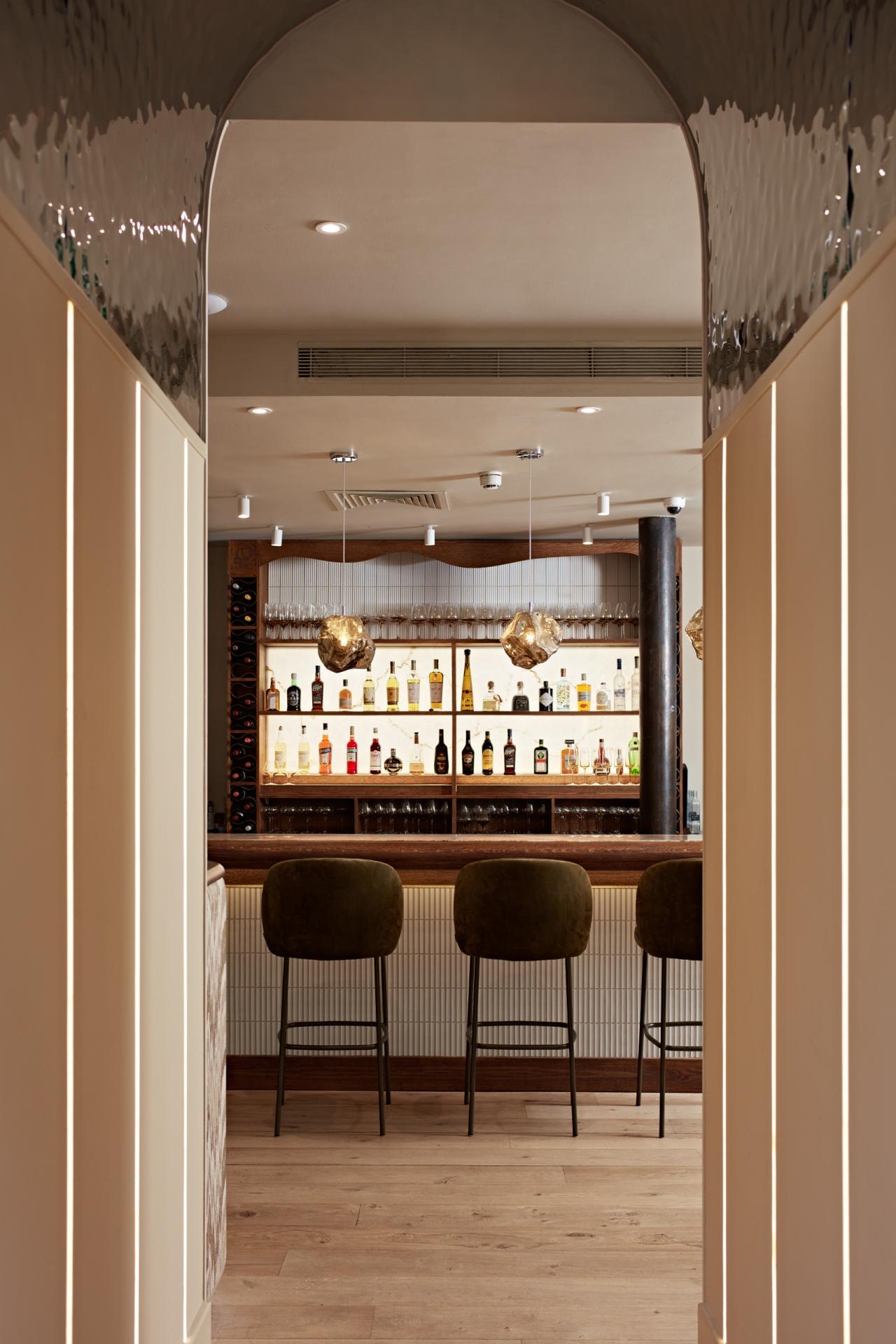 London Design Awards Winner - Curve Club