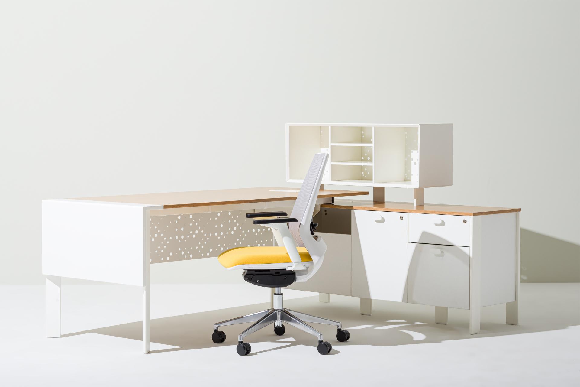 London Design Awards Winner - Threshold Desk
