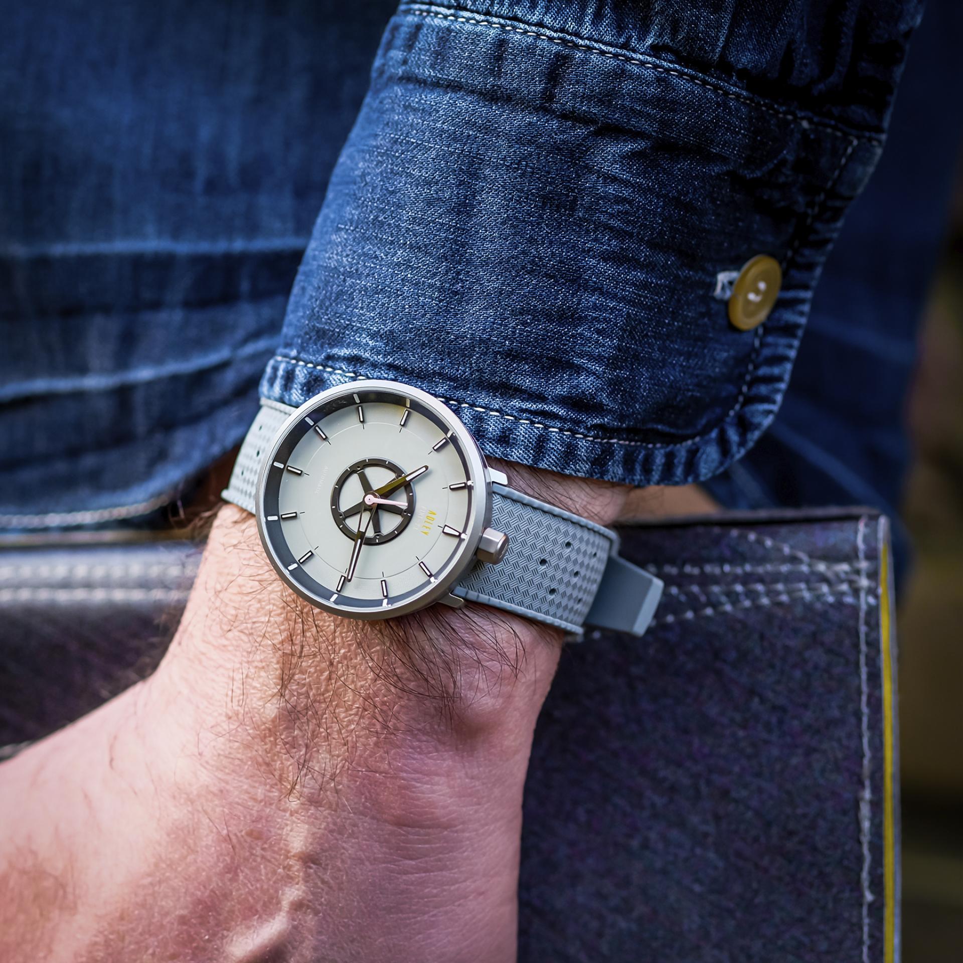 London Design Awards Winner - FIXI-T1 Watch 
