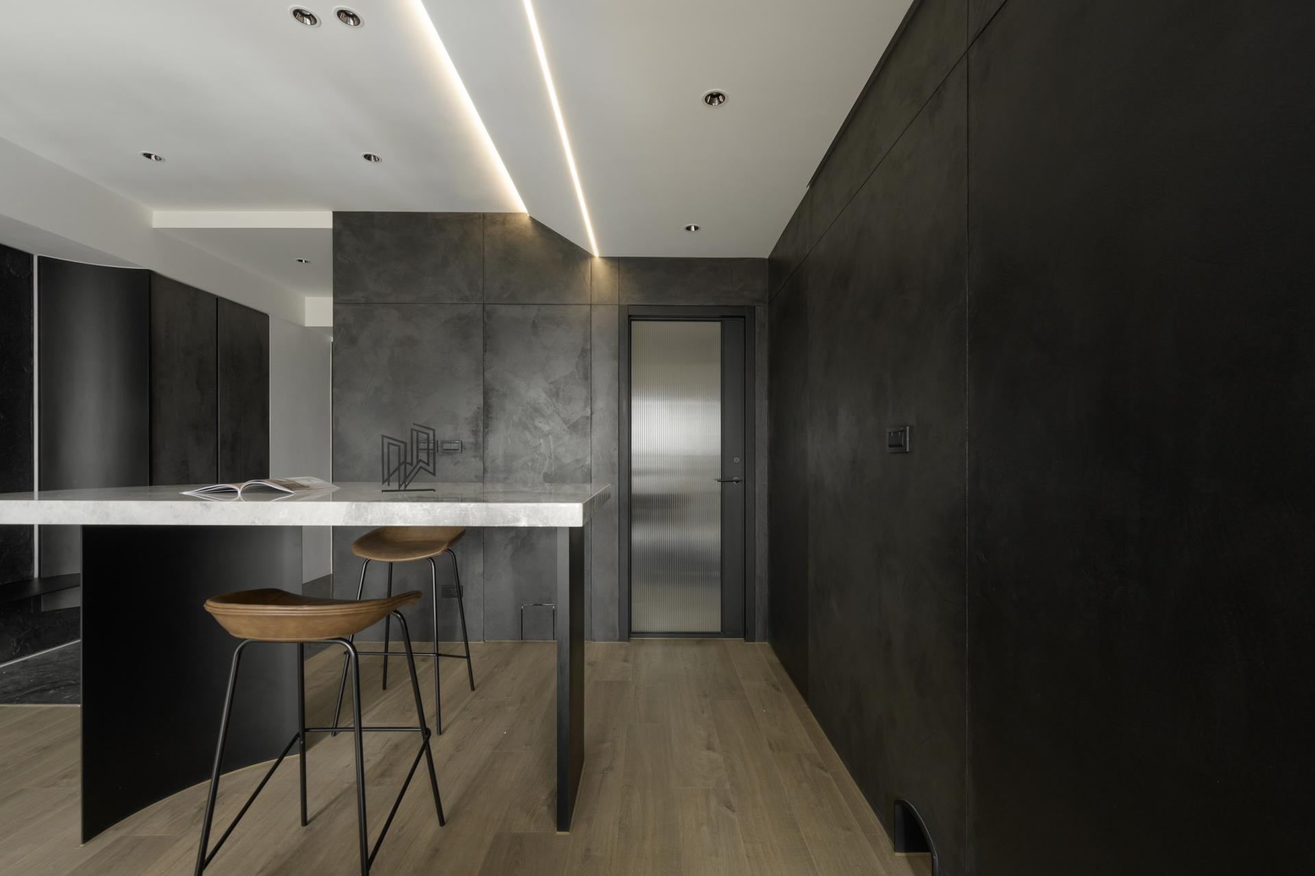 London Design Awards Winner - Lost in shades of darkness