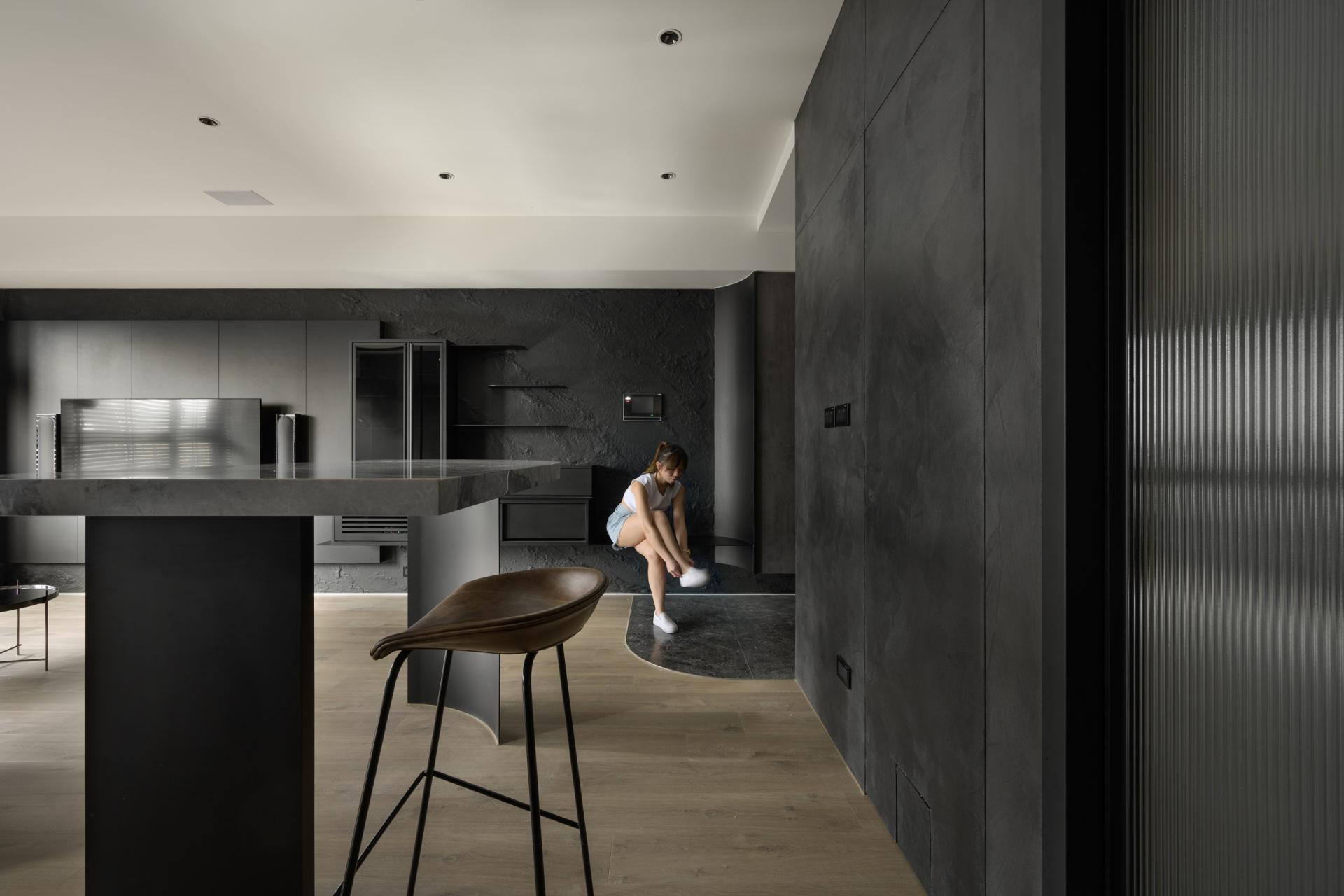 London Design Awards Winner - Lost in shades of darkness