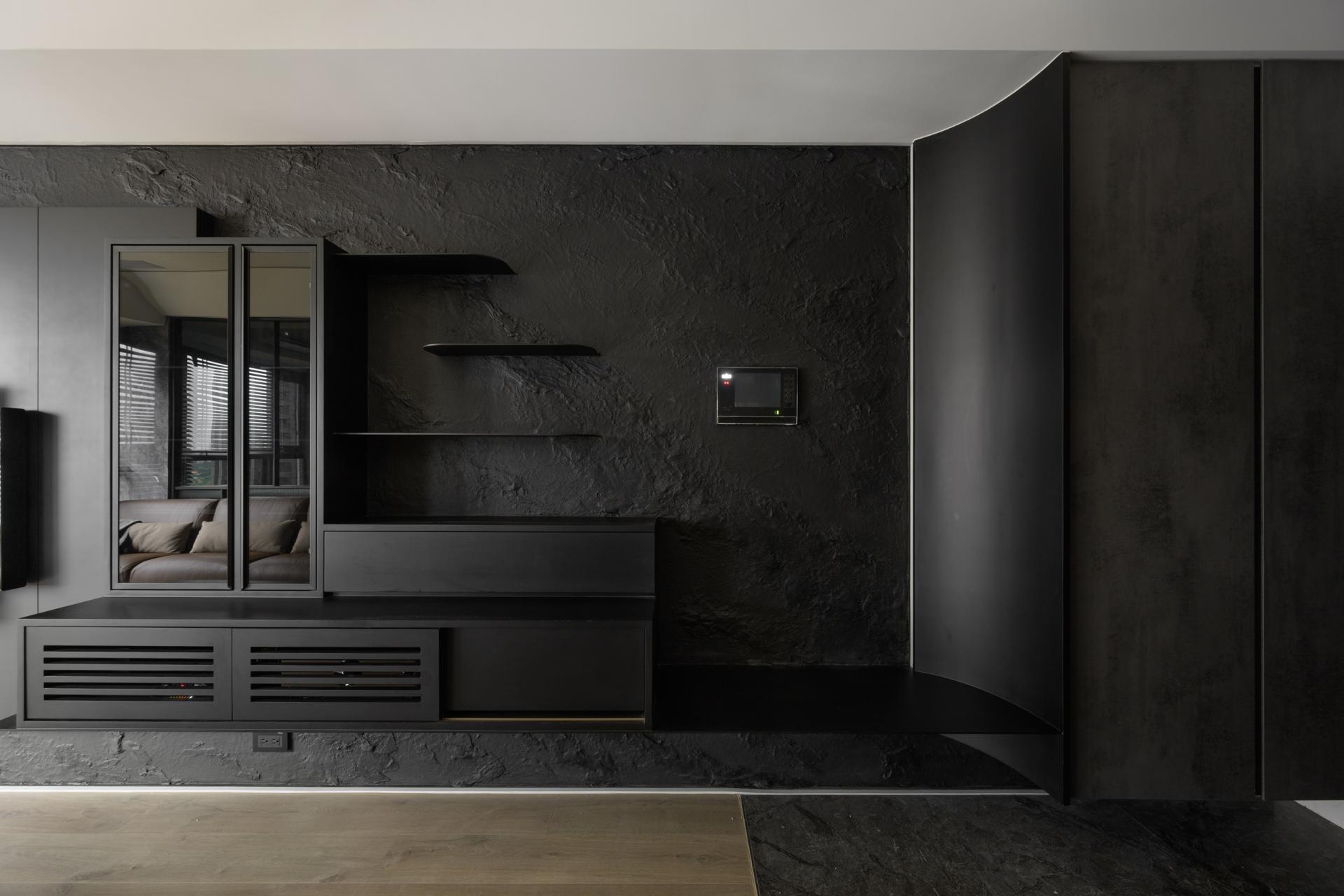 London Design Awards Winner - Lost in shades of darkness