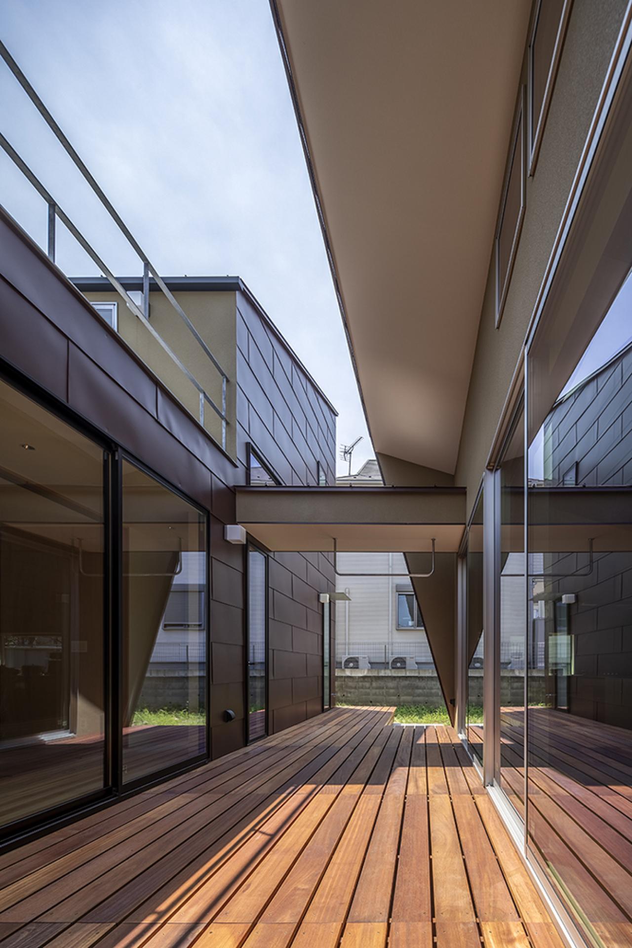 London Design Awards Winner - Hazama no Seirai