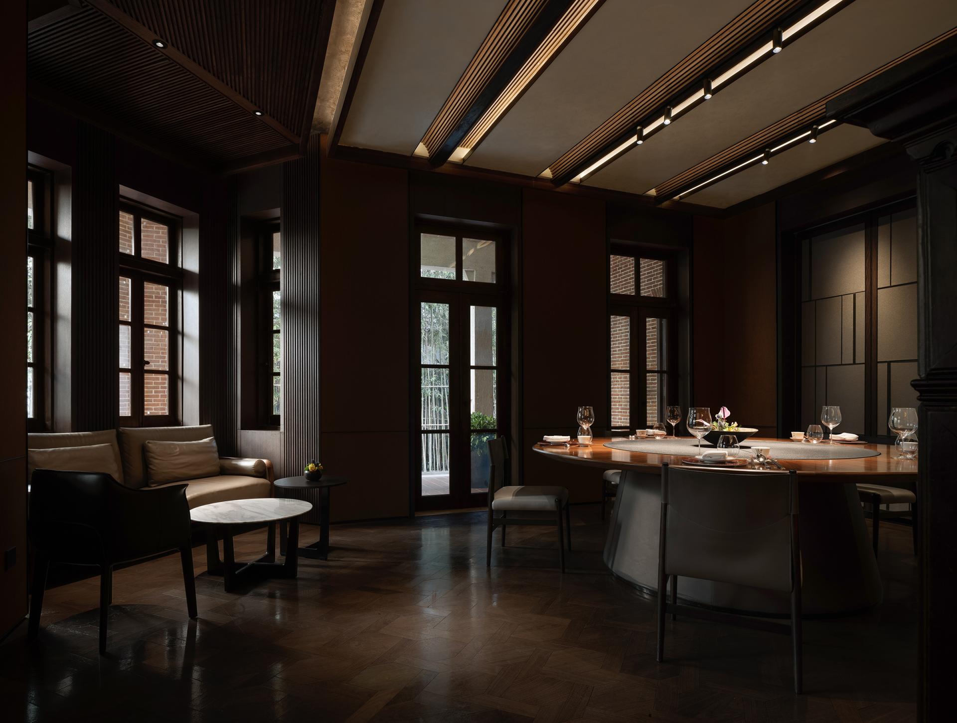 London Design Awards Winner - Dongpingchao Restaurant