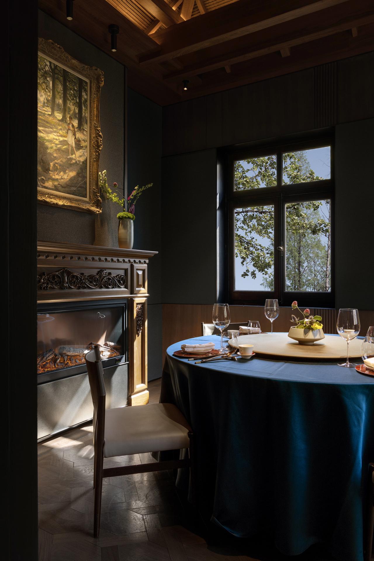 London Design Awards Winner - Dongpingchao Restaurant