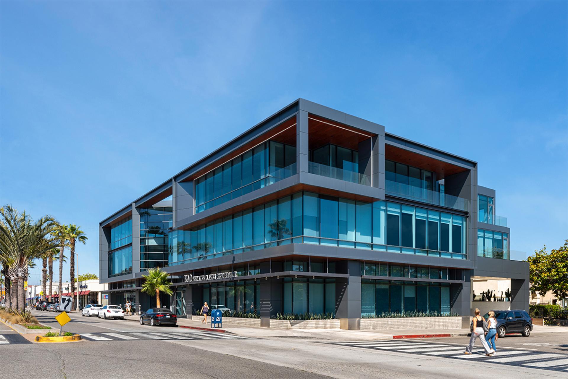 London Design Awards Winner - 900 Wilshire Renovation
