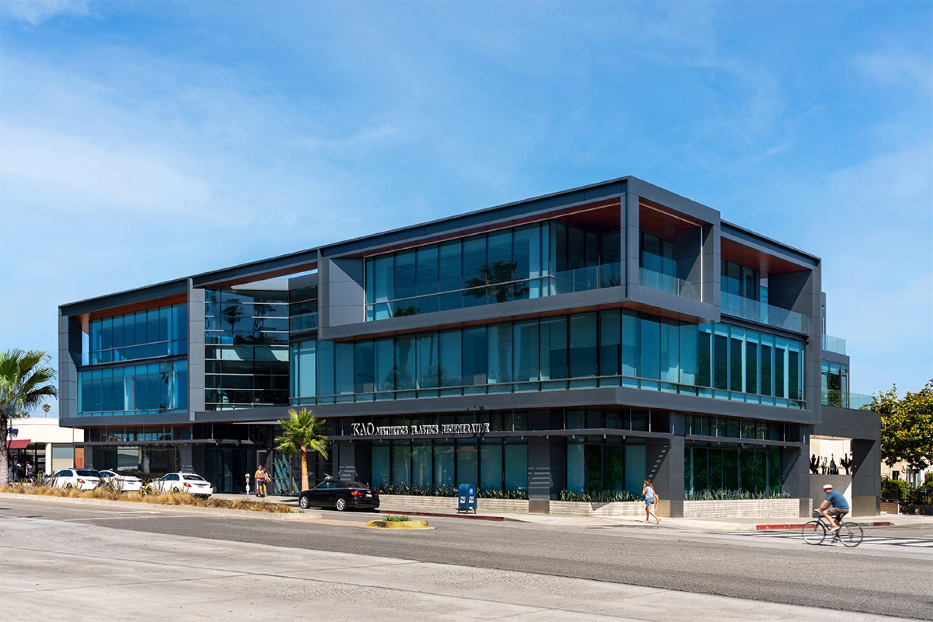 London Design Awards Winner - 900 Wilshire Renovation