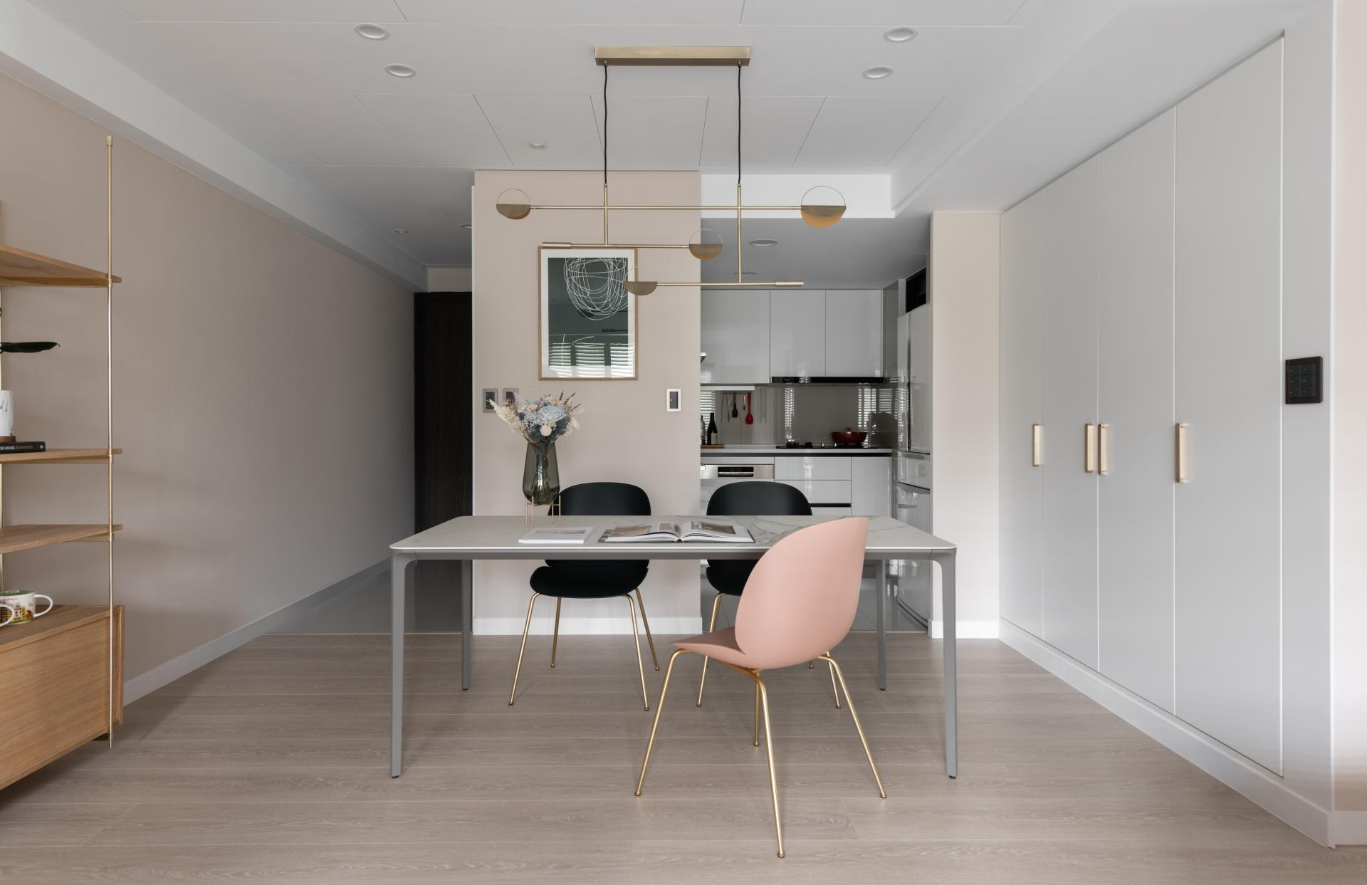 London Design Awards Winner -  A low-key luxurious ambience with diffused light