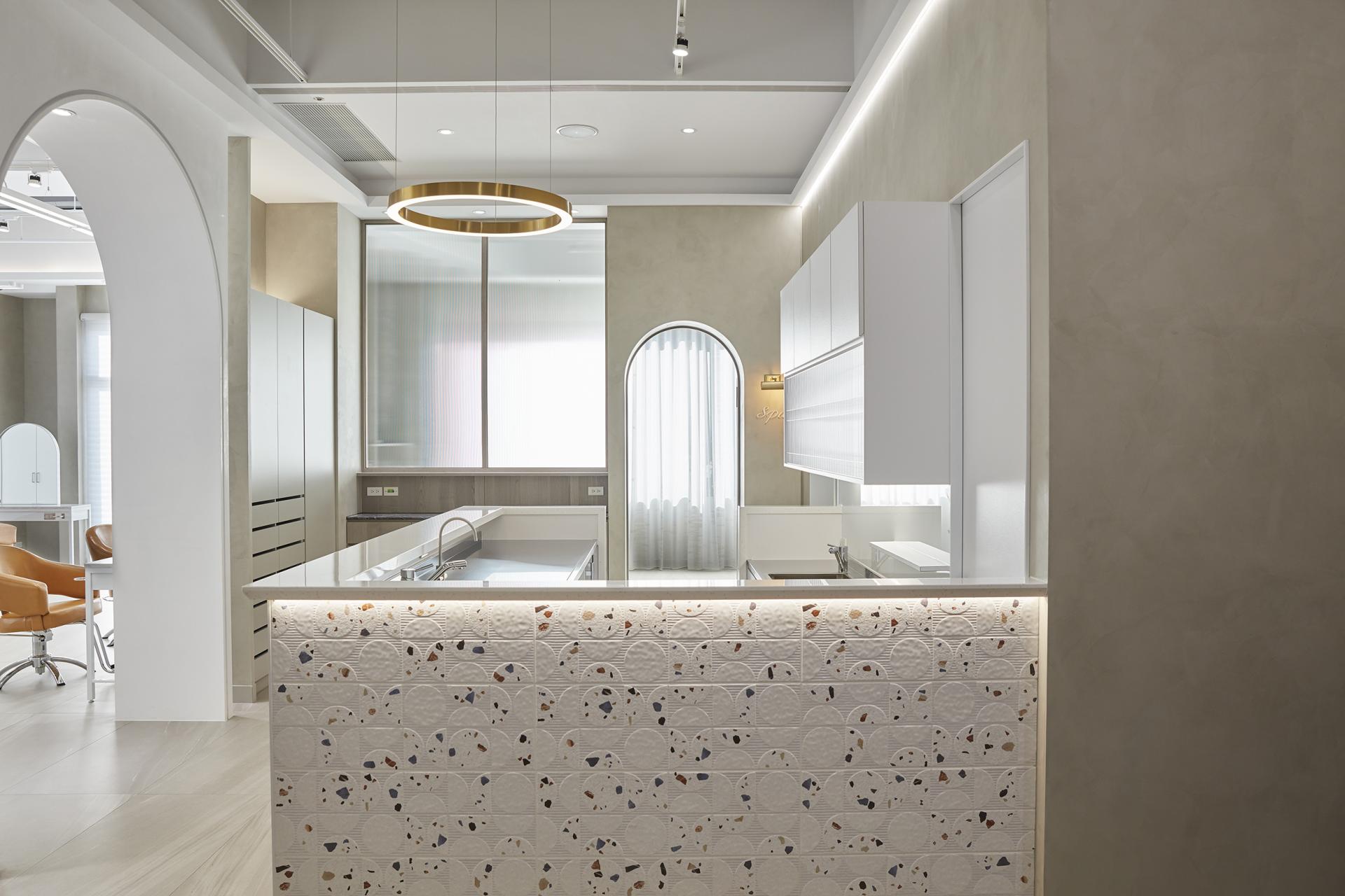 London Design Awards Winner - Silky Glow