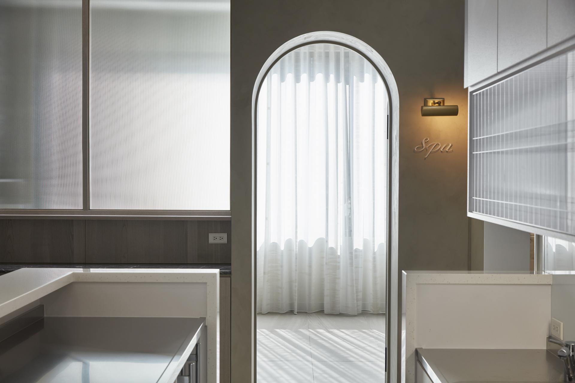 London Design Awards Winner - Silky Glow