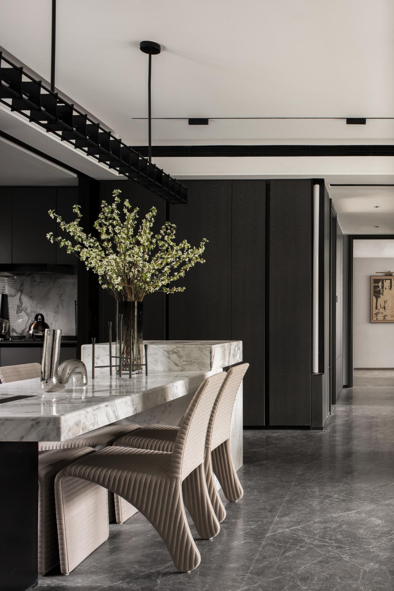 London Design Awards Winner - Pinellia glass