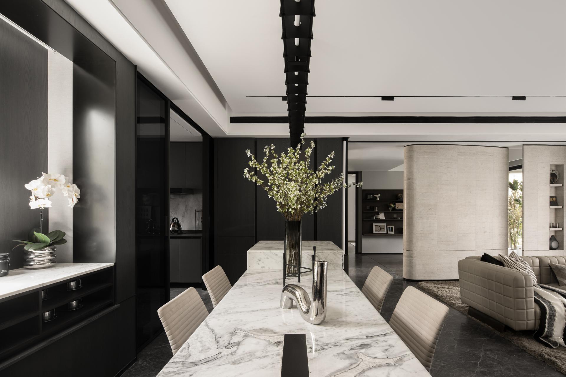 London Design Awards Winner - Pinellia glass