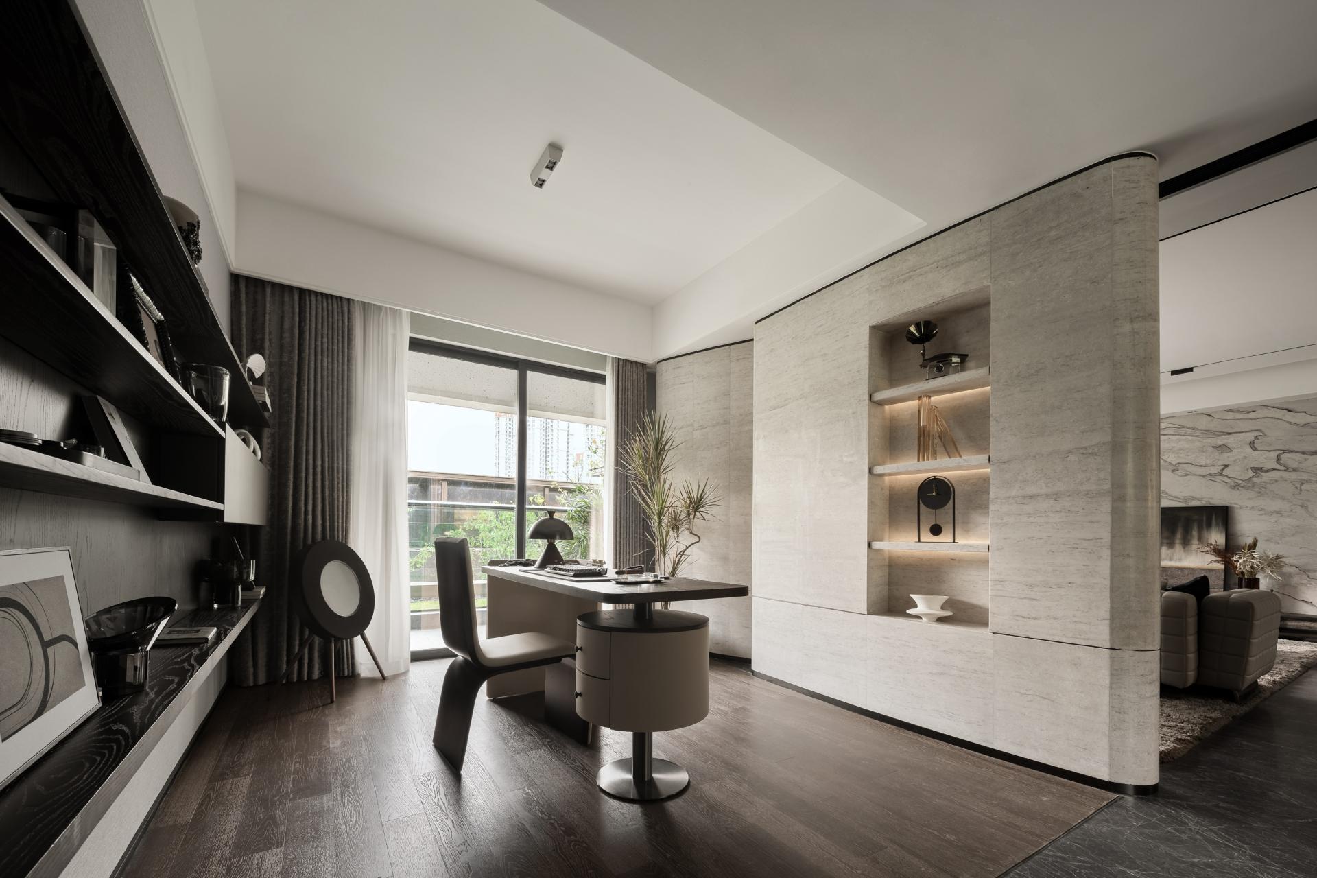 London Design Awards Winner - Pinellia glass
