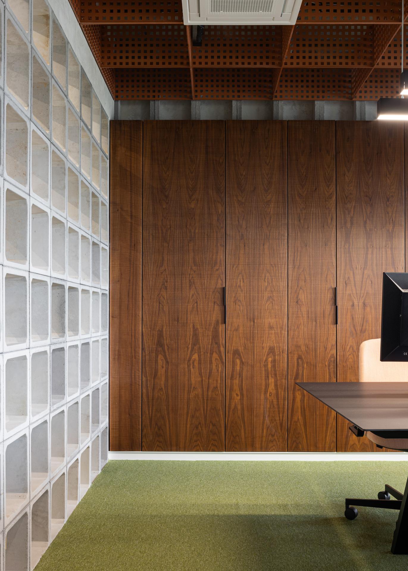 London Design Awards Winner - Brazy Lisboa