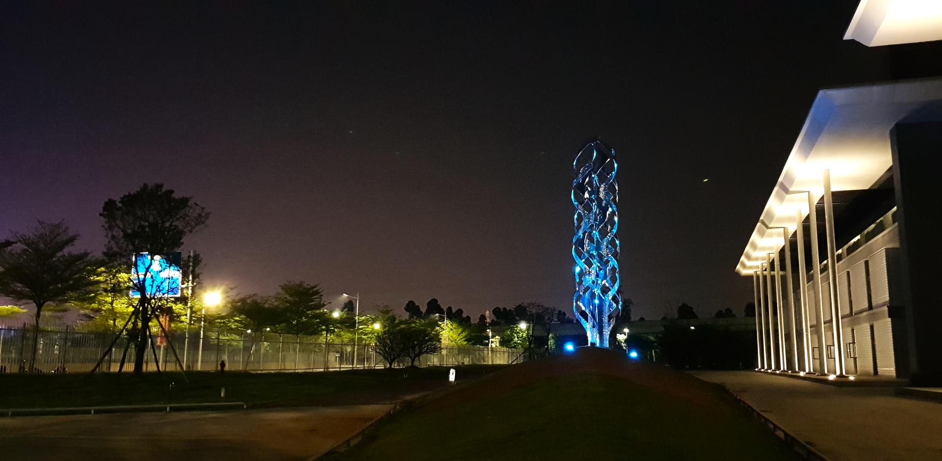London Design Awards Winner - Infinite Bloom