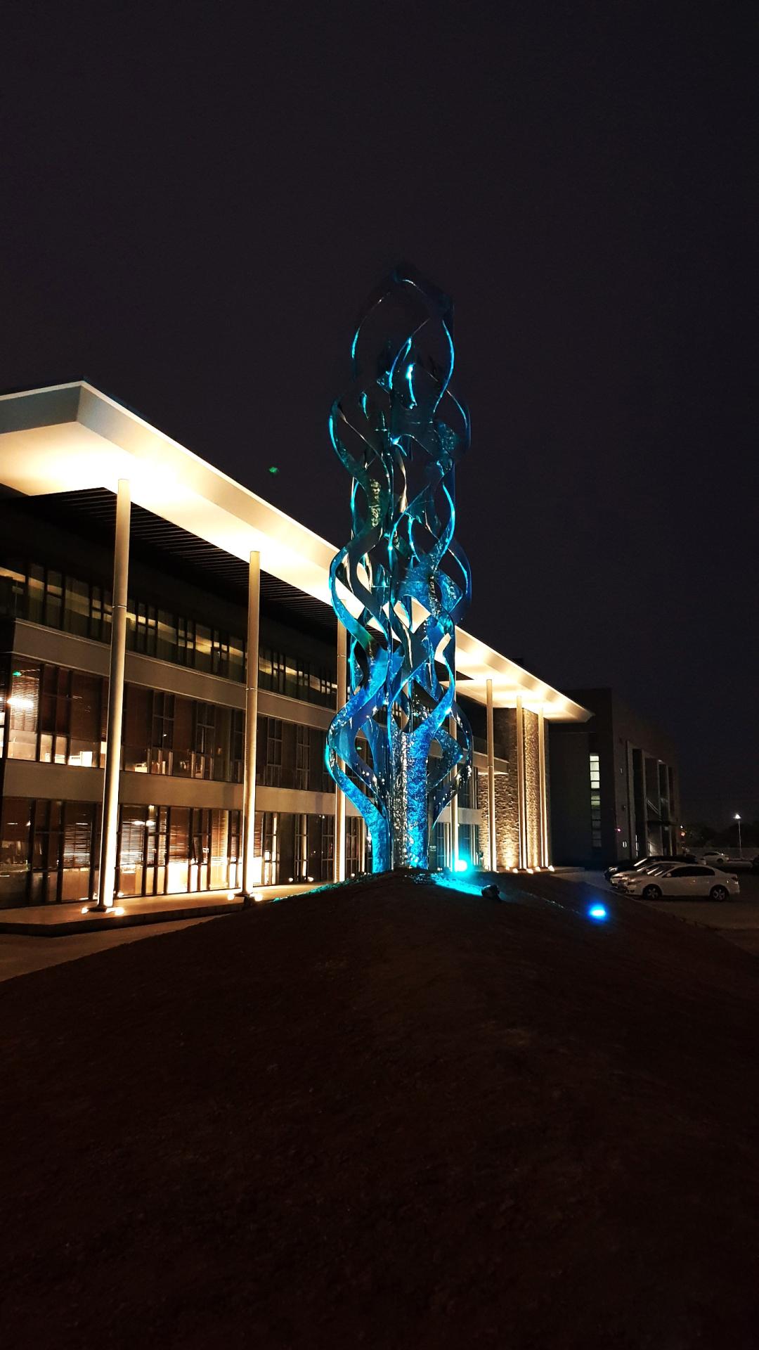 London Design Awards Winner - Infinite Bloom