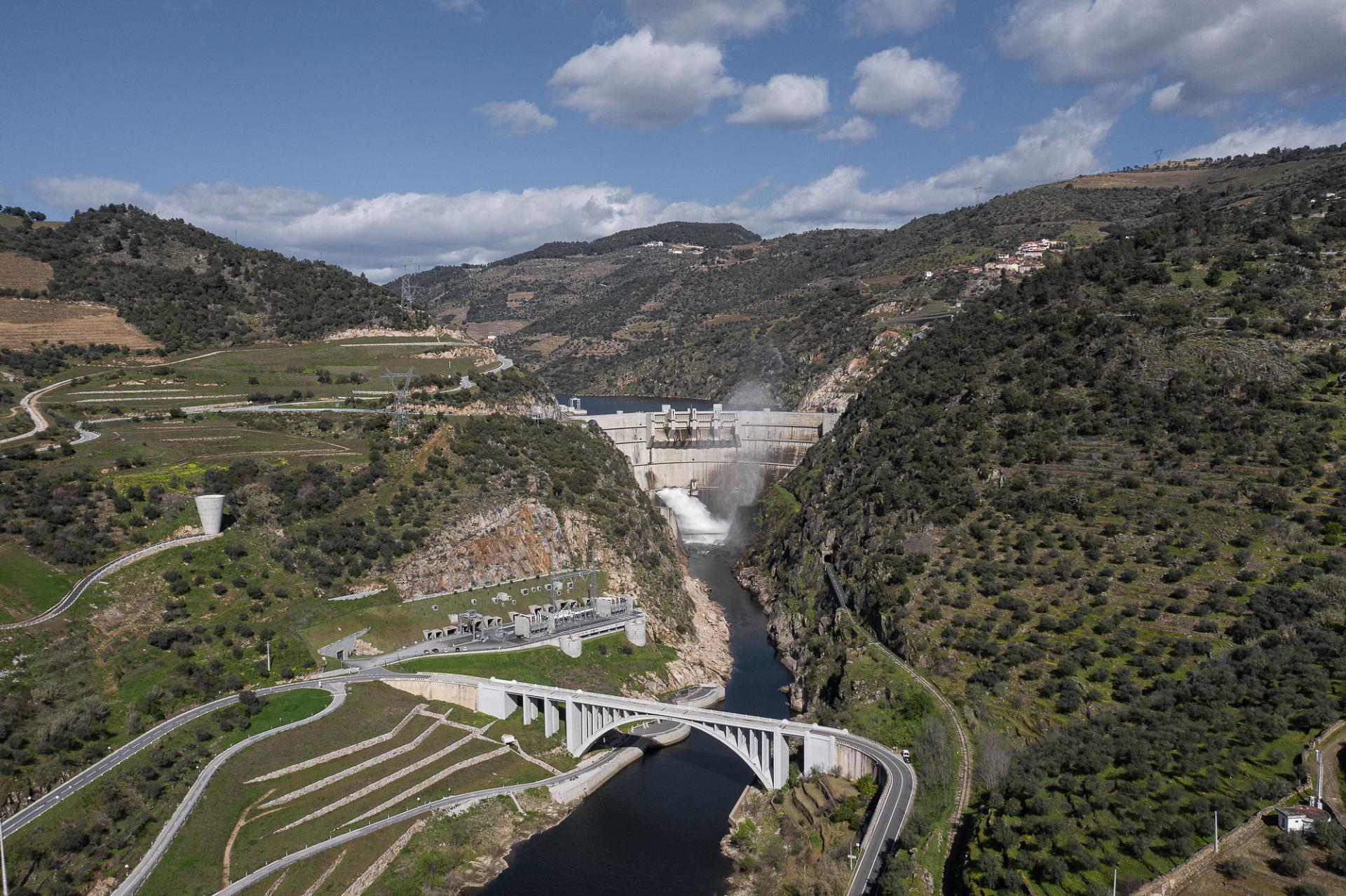 London Design Awards Winner - Signage for Hydroelectric Tua Power Plant
