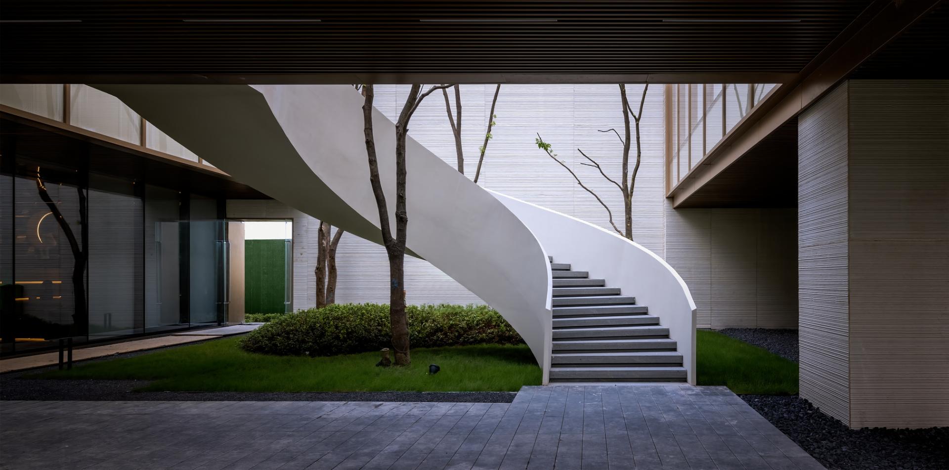 London Design Awards Winner -  Qianjiang Yinyue Gallery of Blank Living