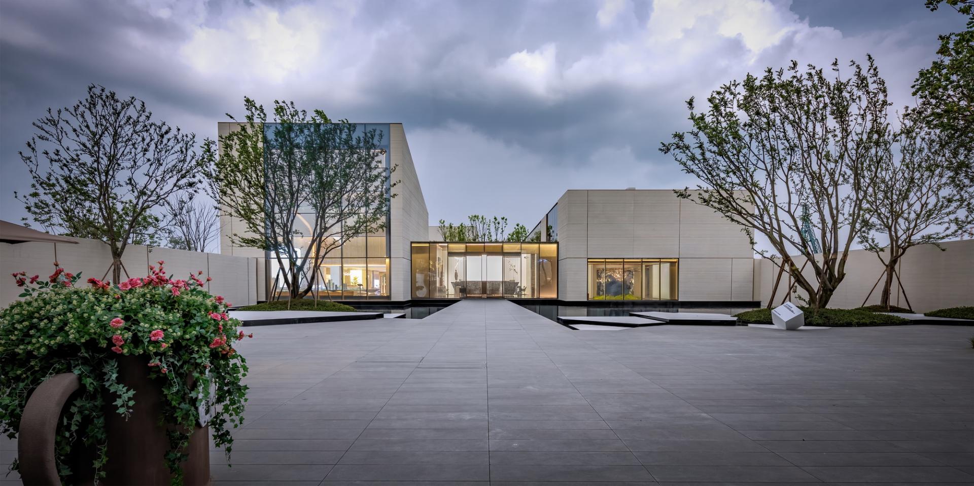 London Design Awards Winner -  Qianjiang Yinyue Gallery of Blank Living