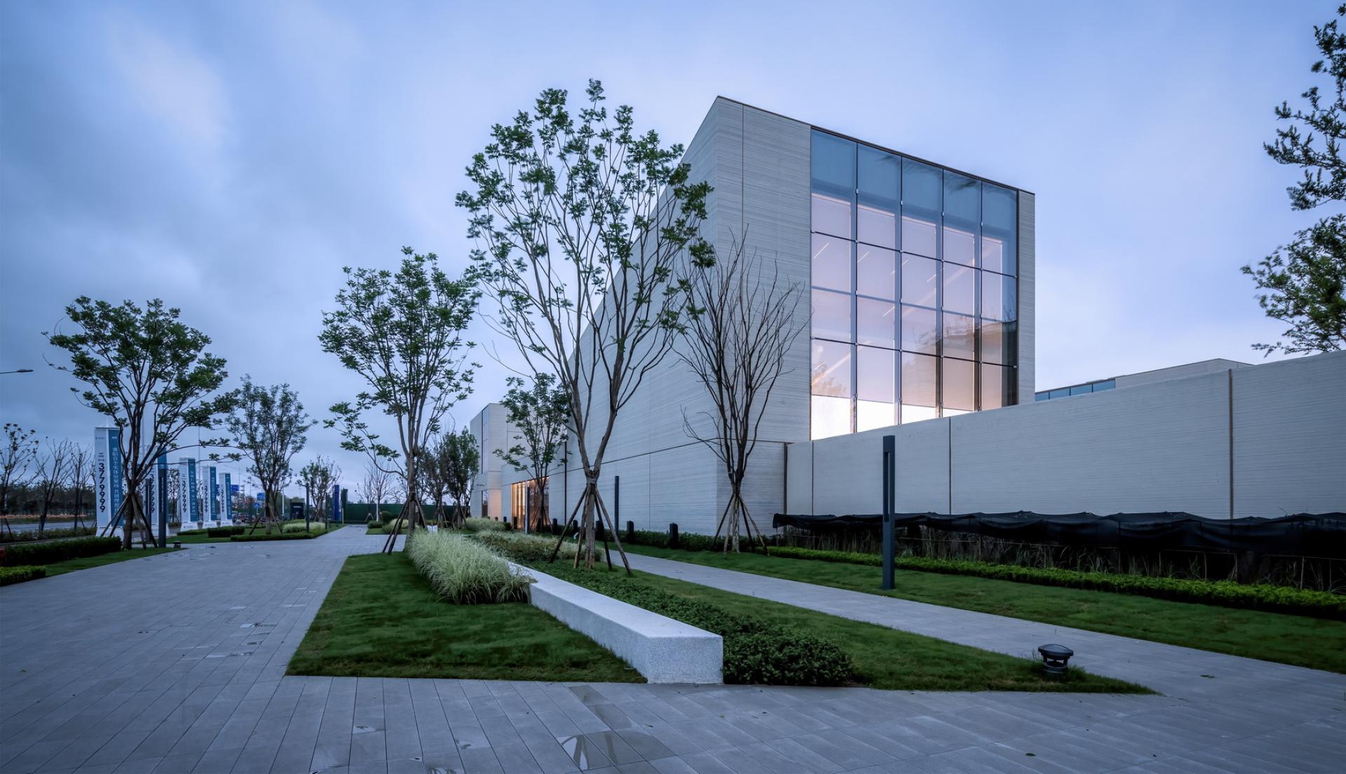 London Design Awards Winner -  Qianjiang Yinyue Gallery of Blank Living