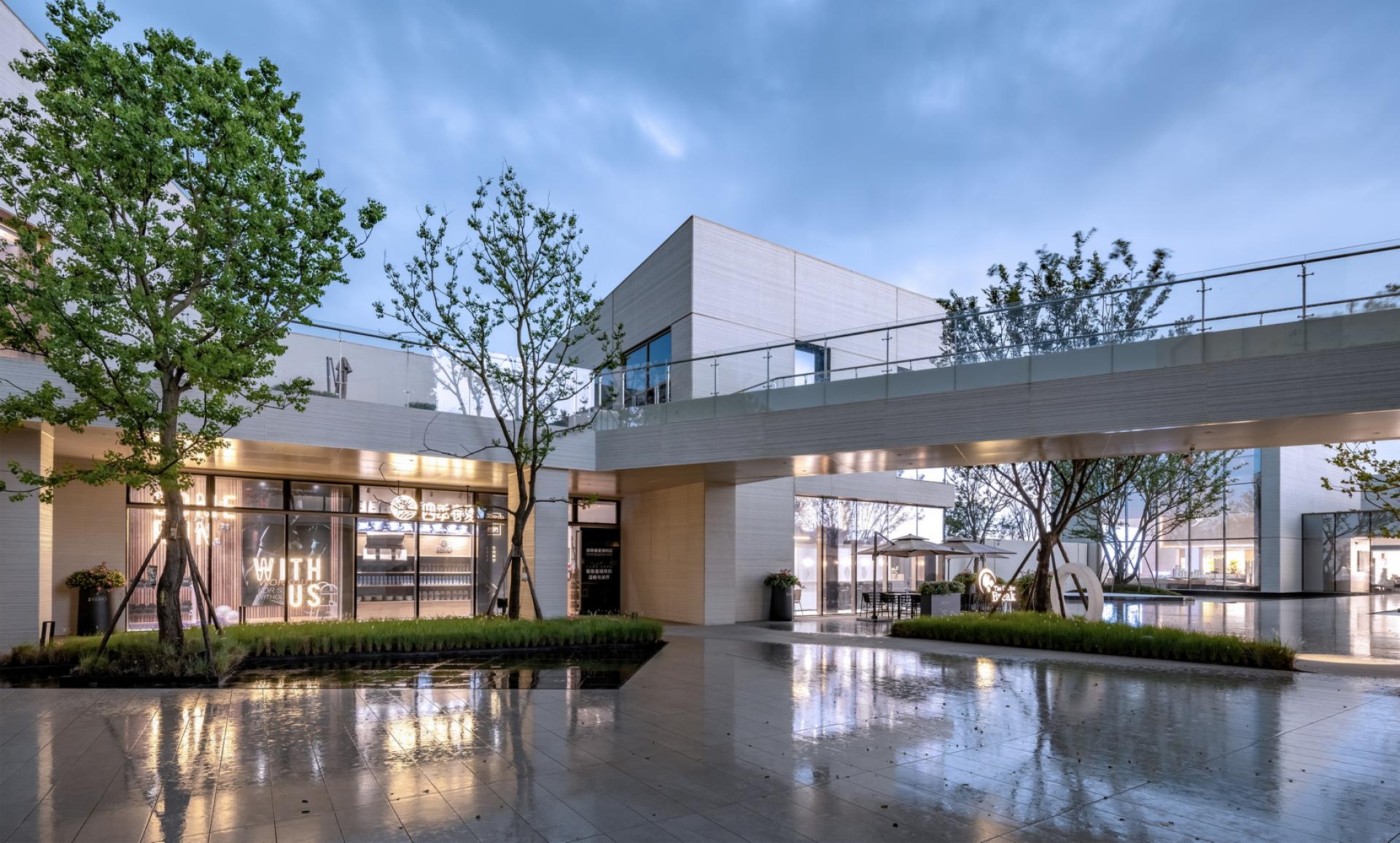 London Design Awards Winner -  Qianjiang Yinyue Gallery of Blank Living