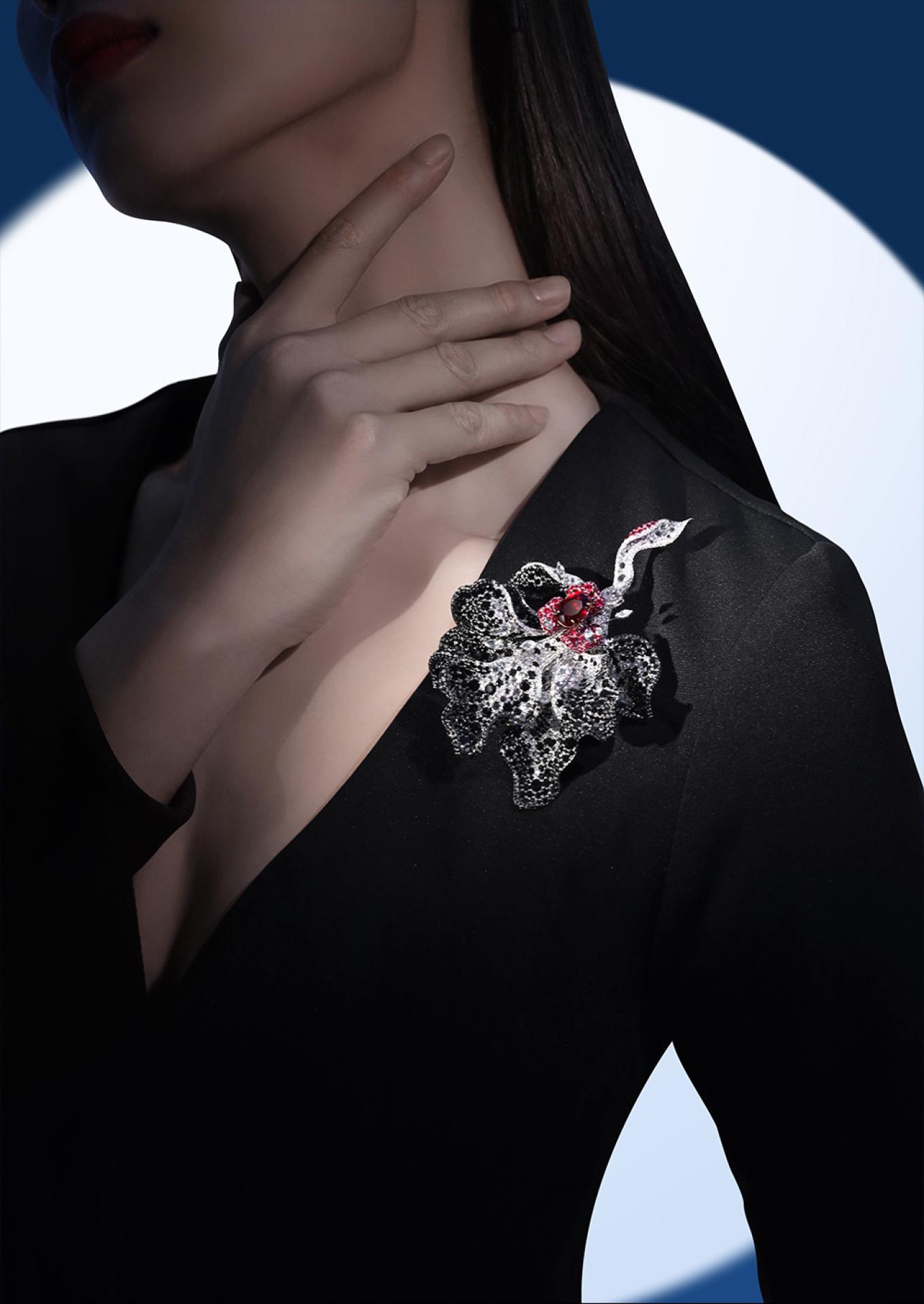 London Design Awards Winner - Black Rose brooch