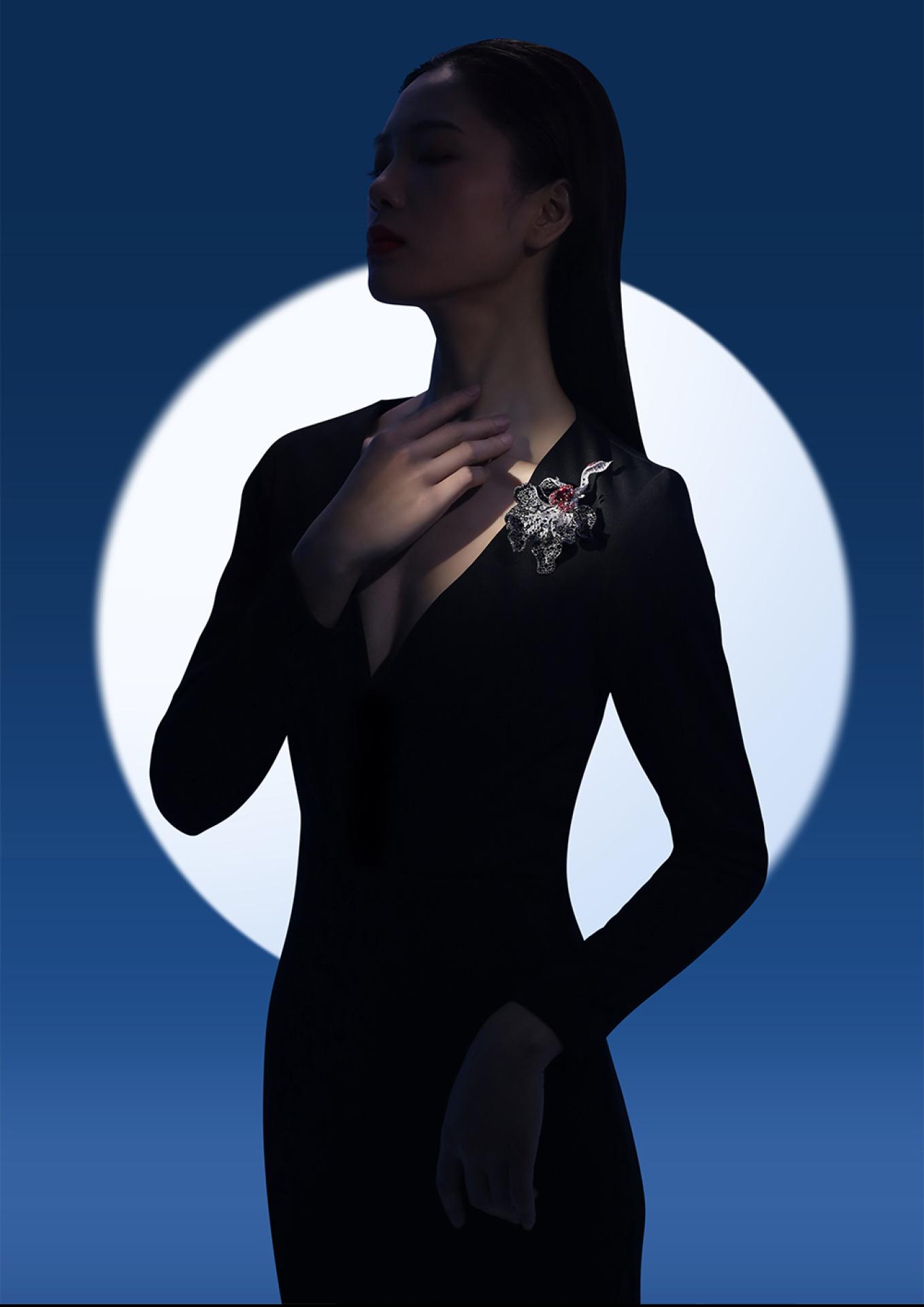 London Design Awards Winner - Black Rose brooch