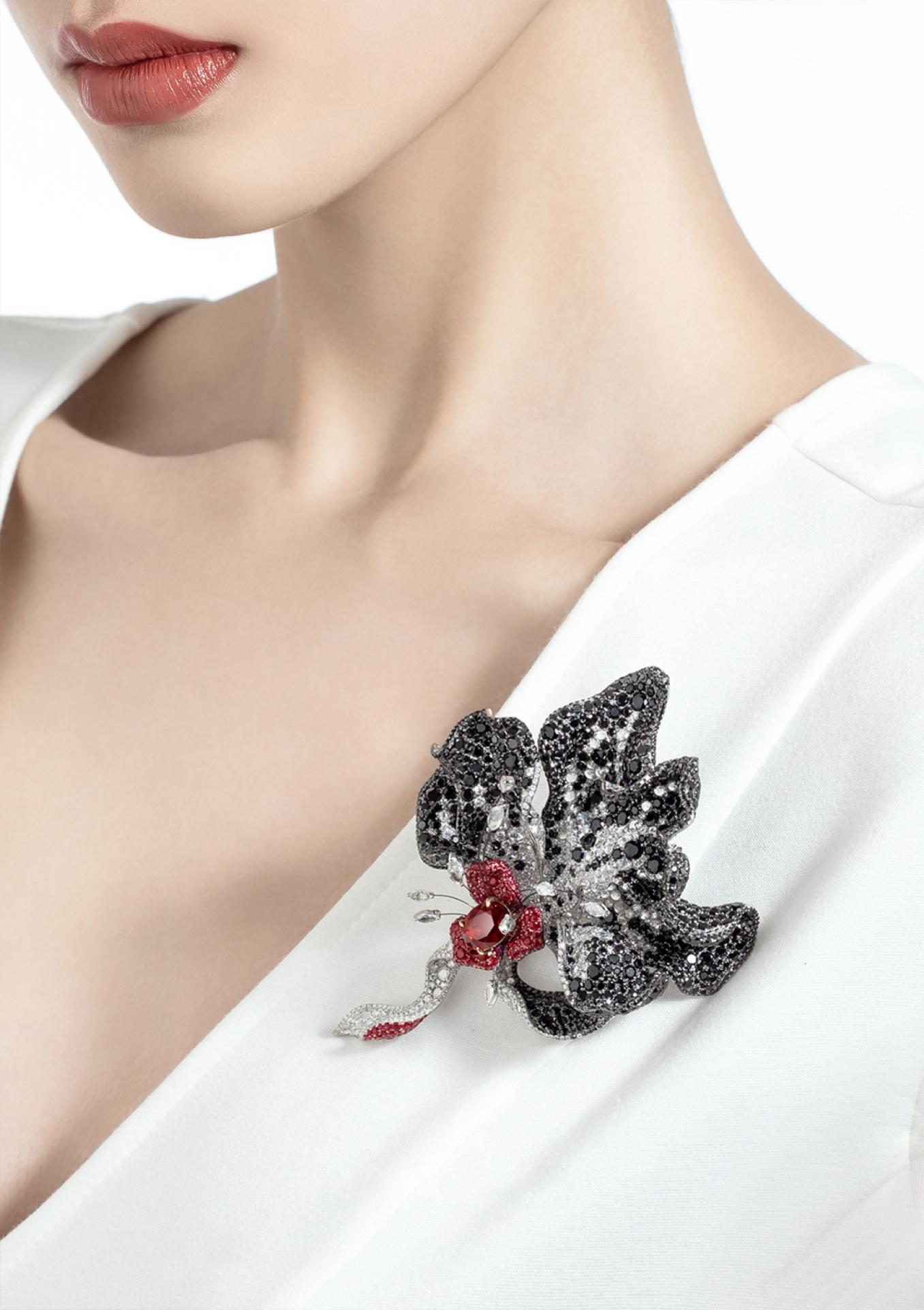 London Design Awards Winner - Black Rose brooch