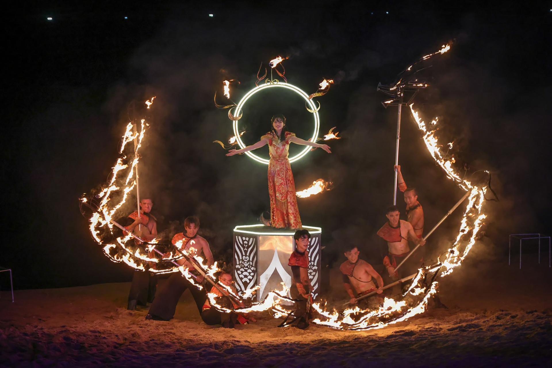 London Design Awards Winner - 2023 North Coast Light Festival