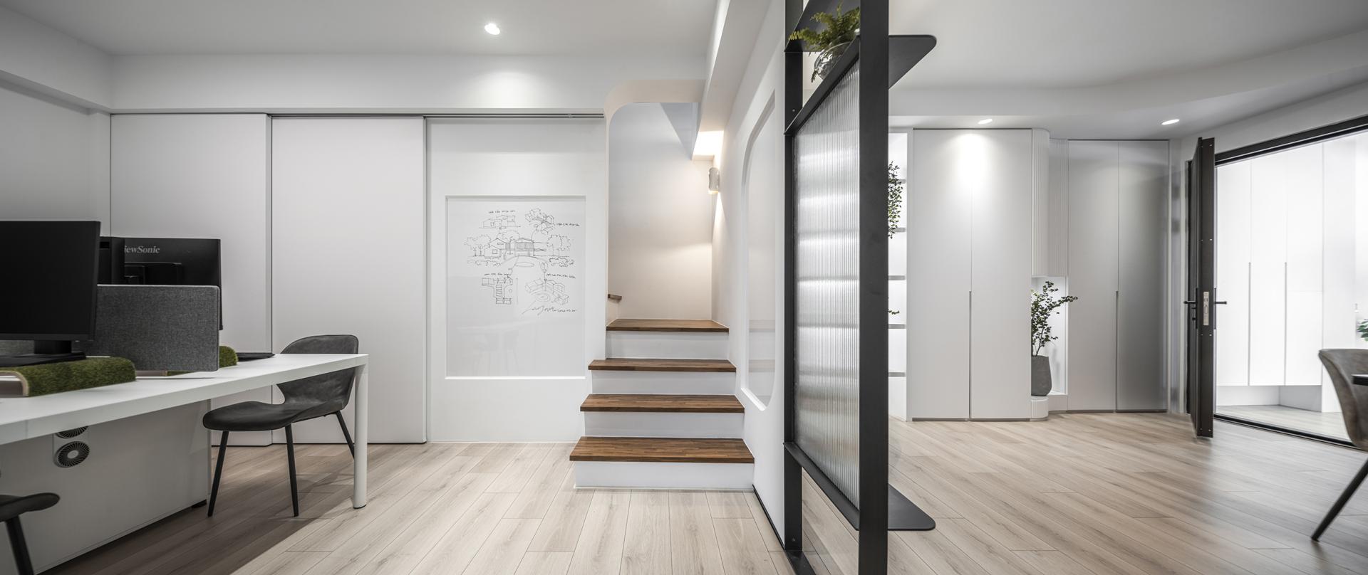 London Design Awards Winner - The Beauty of the Orient: Grey Modern Design Studio