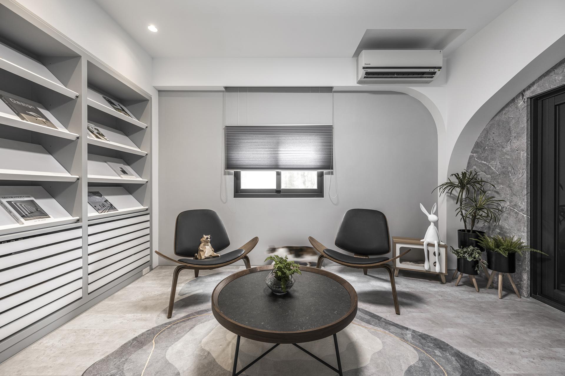 London Design Awards Winner - The Beauty of the Orient: Grey Modern Design Studio