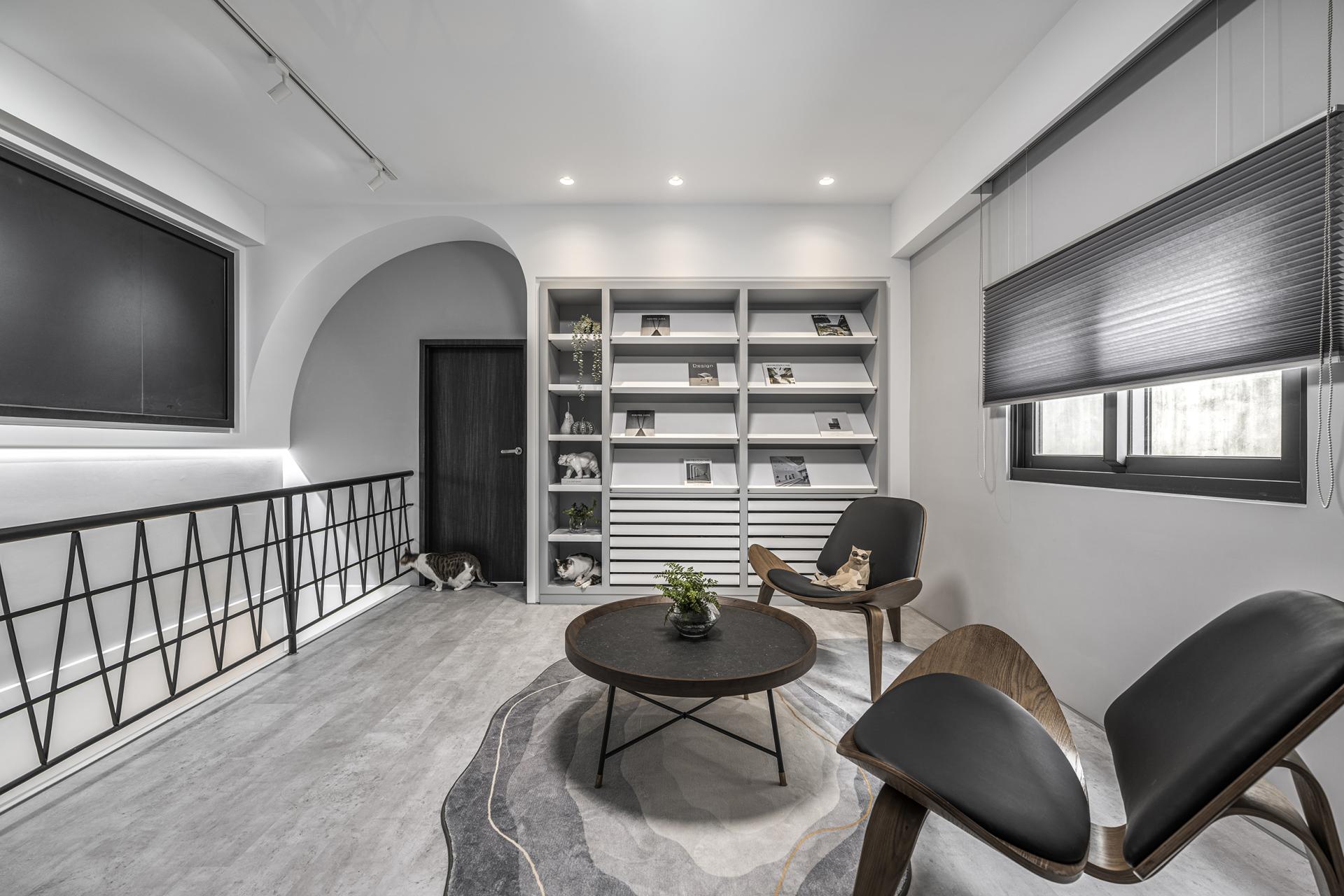 London Design Awards Winner - The Beauty of the Orient: Grey Modern Design Studio