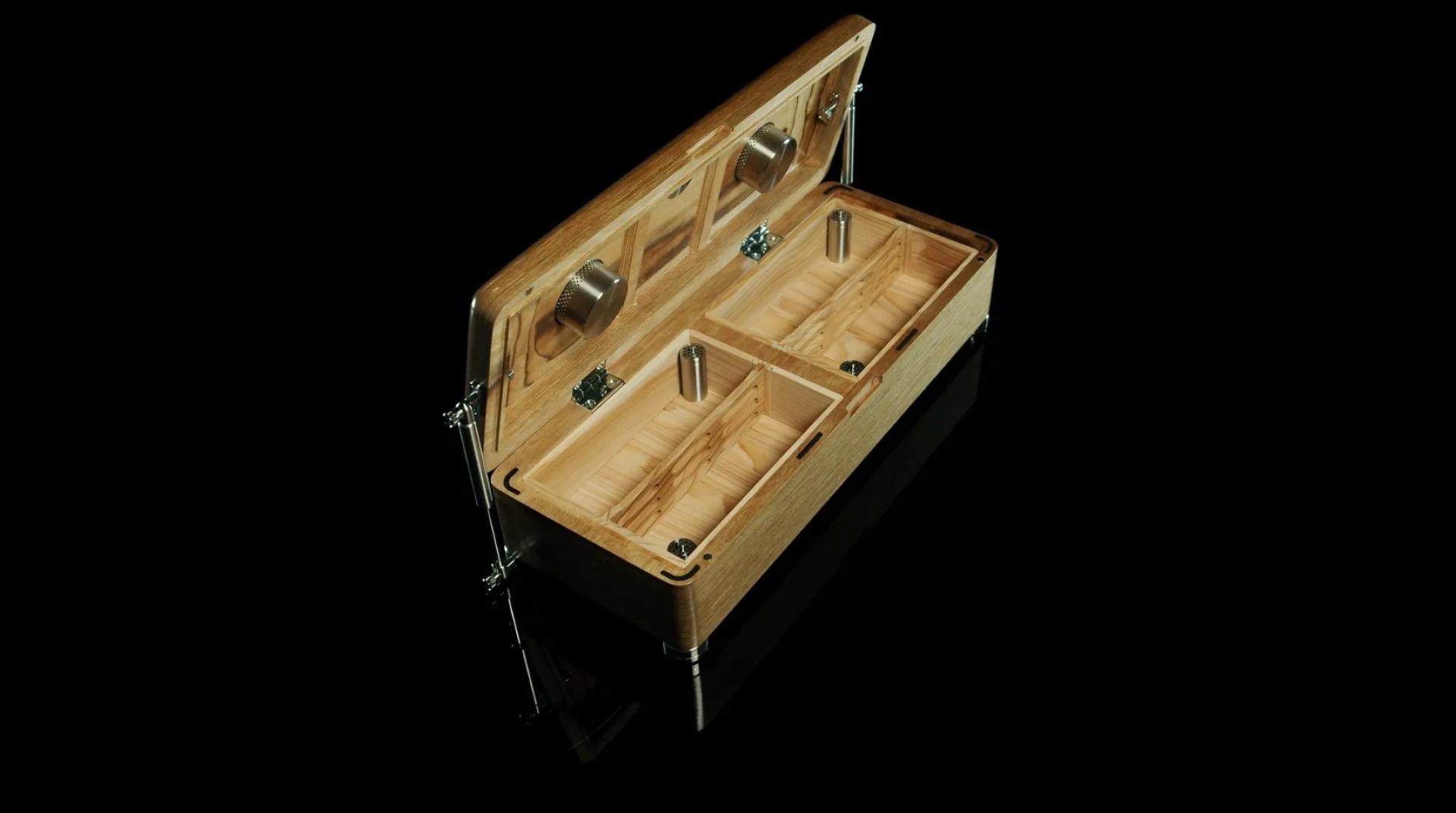 London Design Awards Winner - GRAND SOLLOSHI HUMIDOR by SOLLOSHI