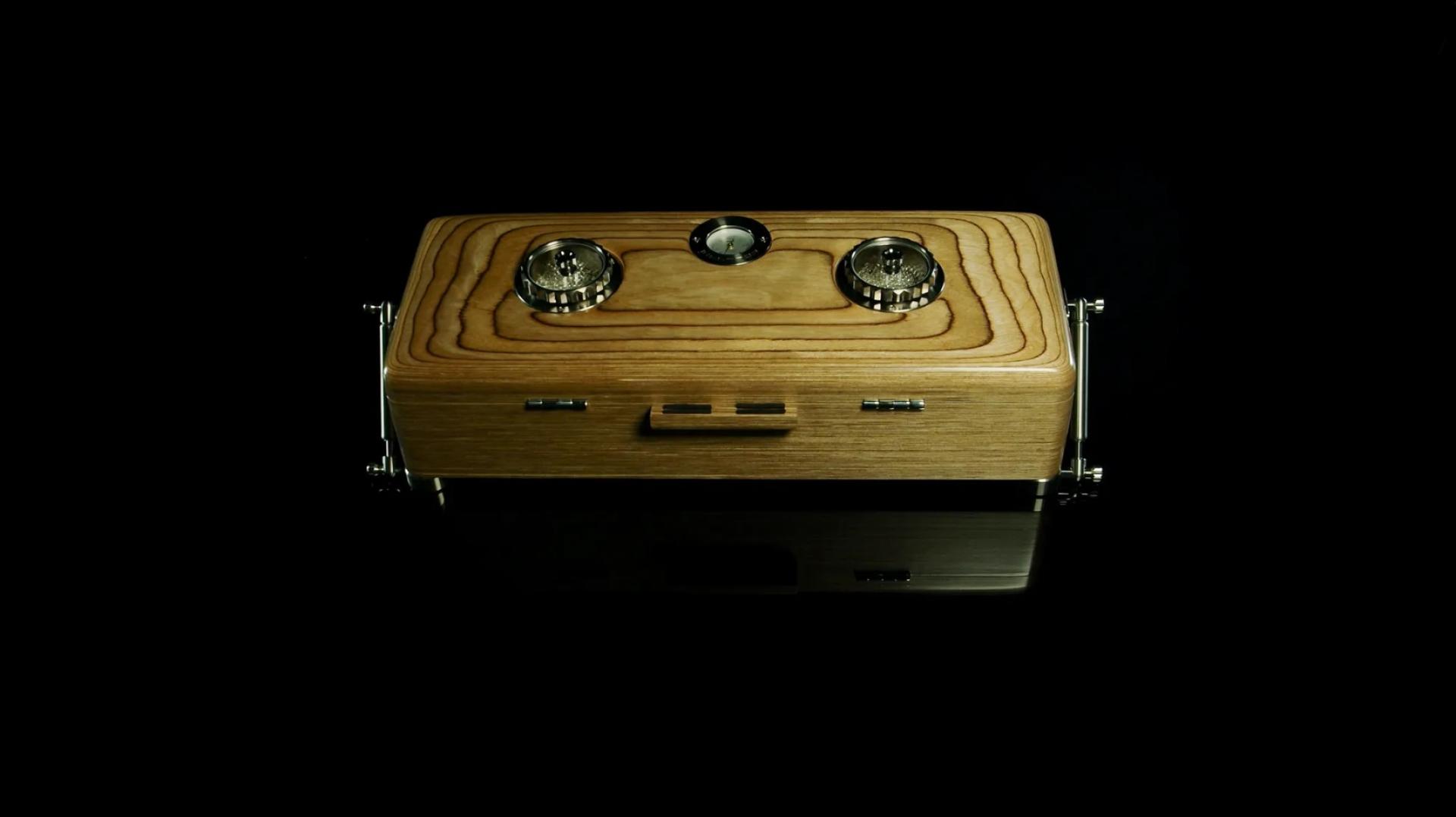 London Design Awards Winner - GRAND SOLLOSHI HUMIDOR by SOLLOSHI