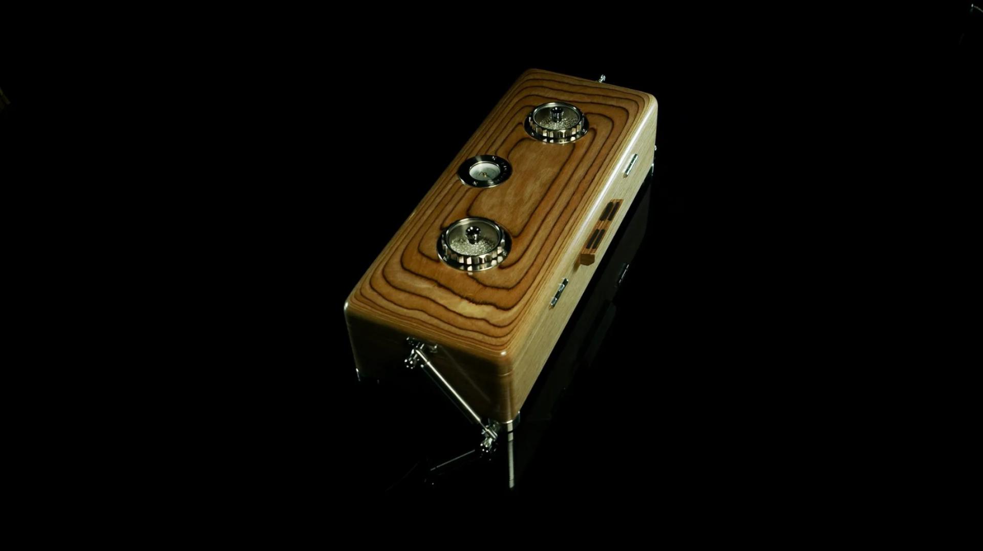 London Design Awards Winner - GRAND SOLLOSHI HUMIDOR by SOLLOSHI