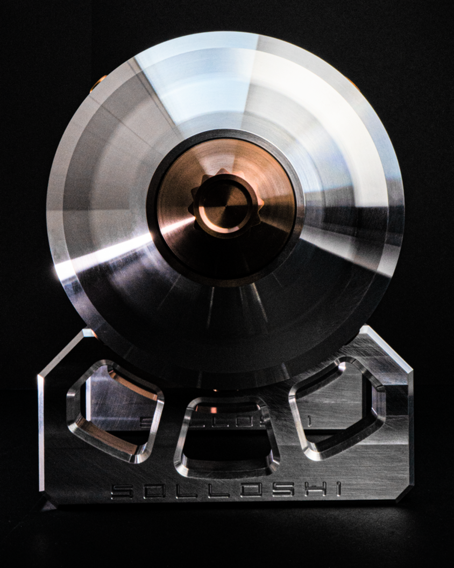 London Design Awards Winner - THE SERIES 6 HUMIDOR by SOLLOSHI