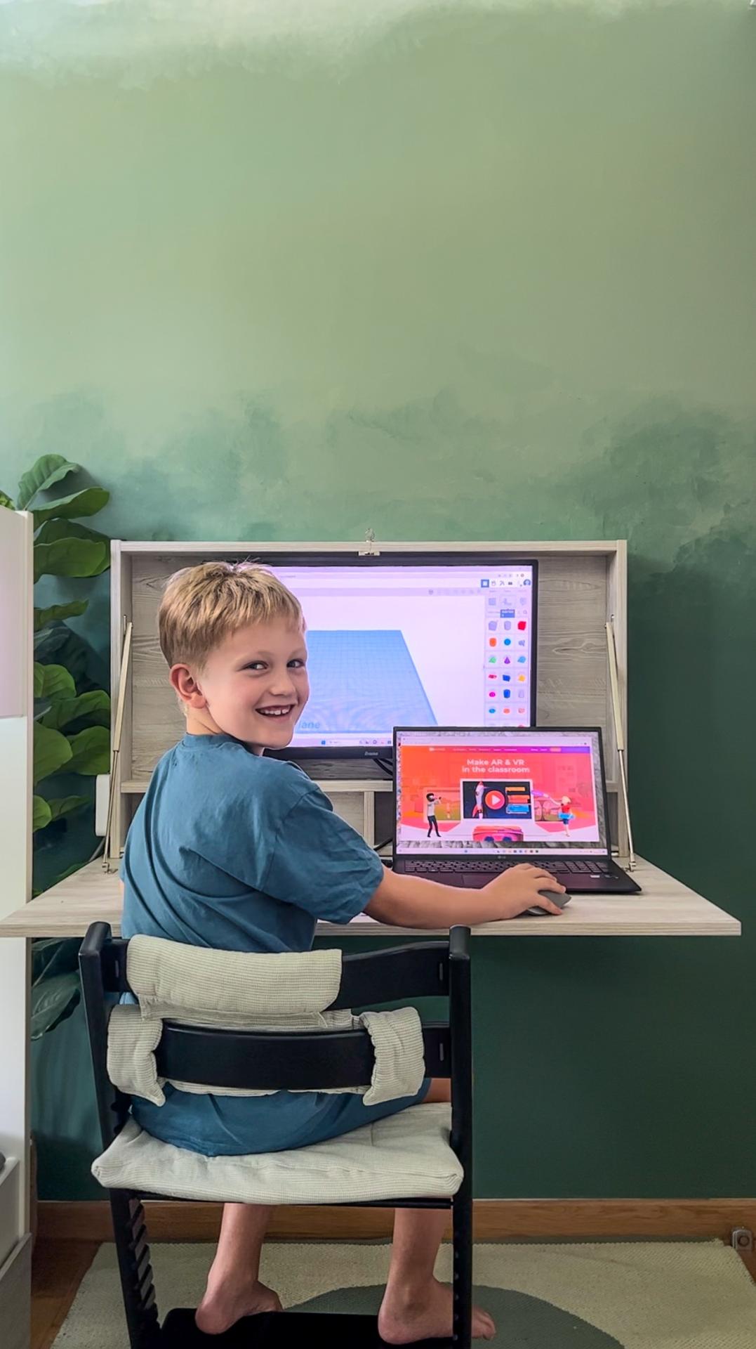 London Design Awards Winner - The DropTop™ Desk: epitomising WFH efficiencies 