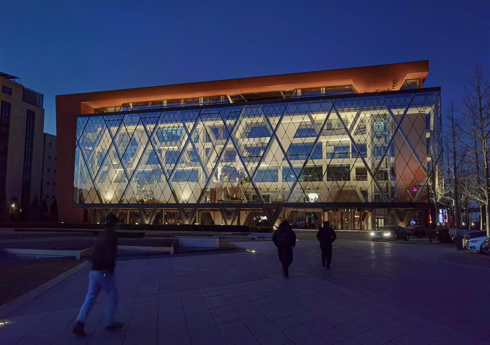 London Design Awards Winner - VICUTU HEADQUATERS OFFICE RENOVATION  LIGHTING DESIGN