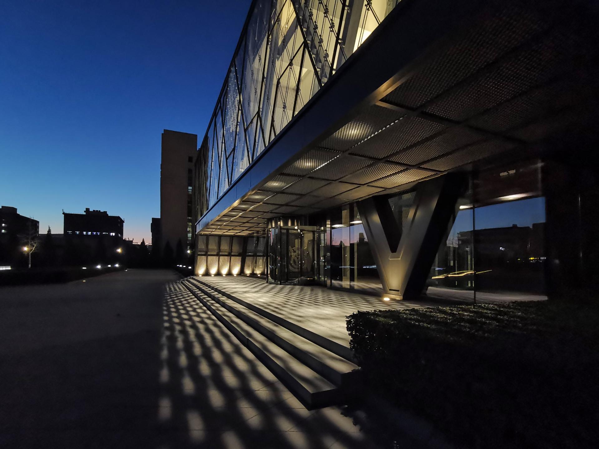 London Design Awards Winner - VICUTU HEADQUATERS OFFICE RENOVATION  LIGHTING DESIGN