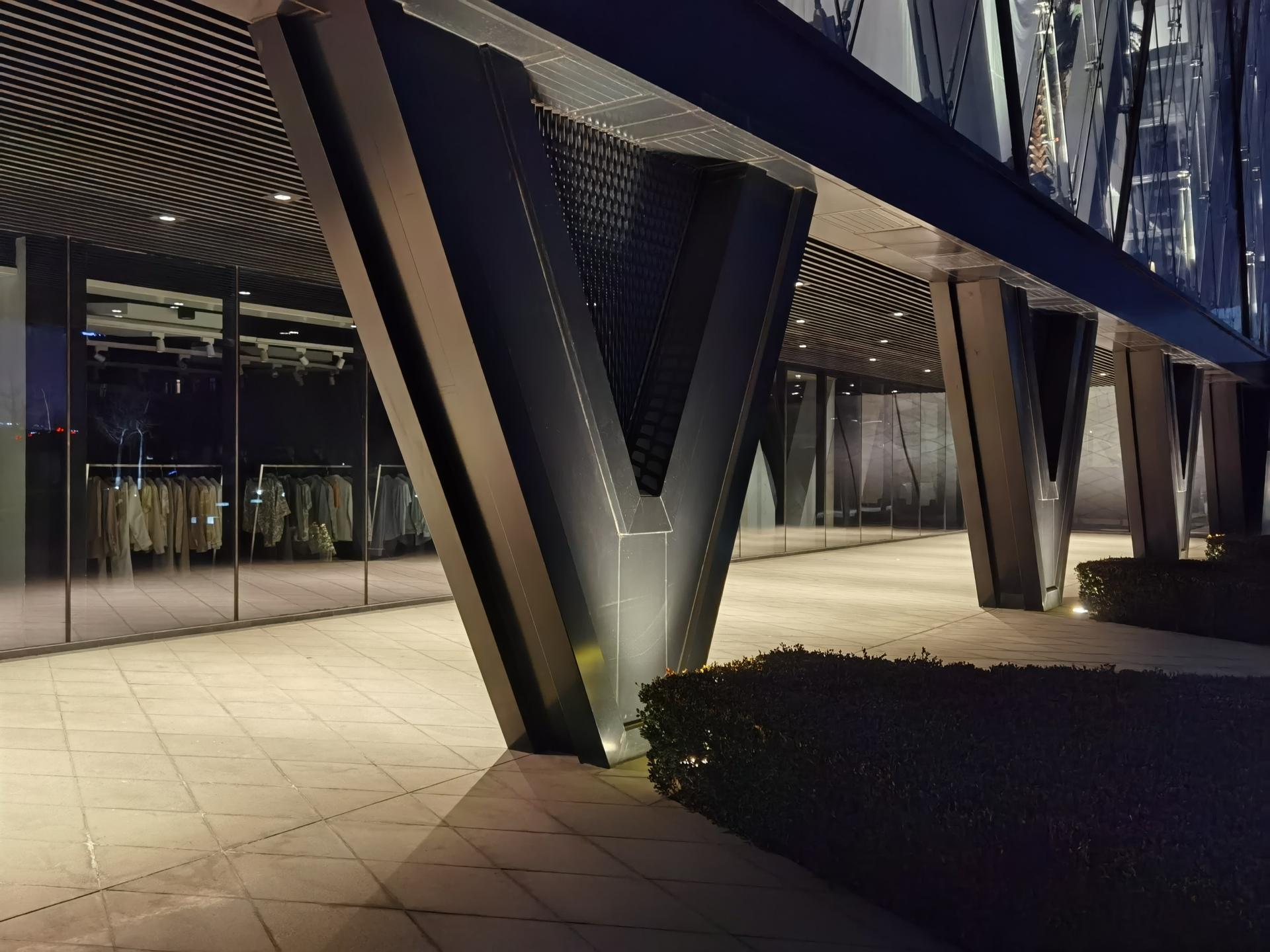London Design Awards Winner - VICUTU HEADQUATERS OFFICE RENOVATION  LIGHTING DESIGN