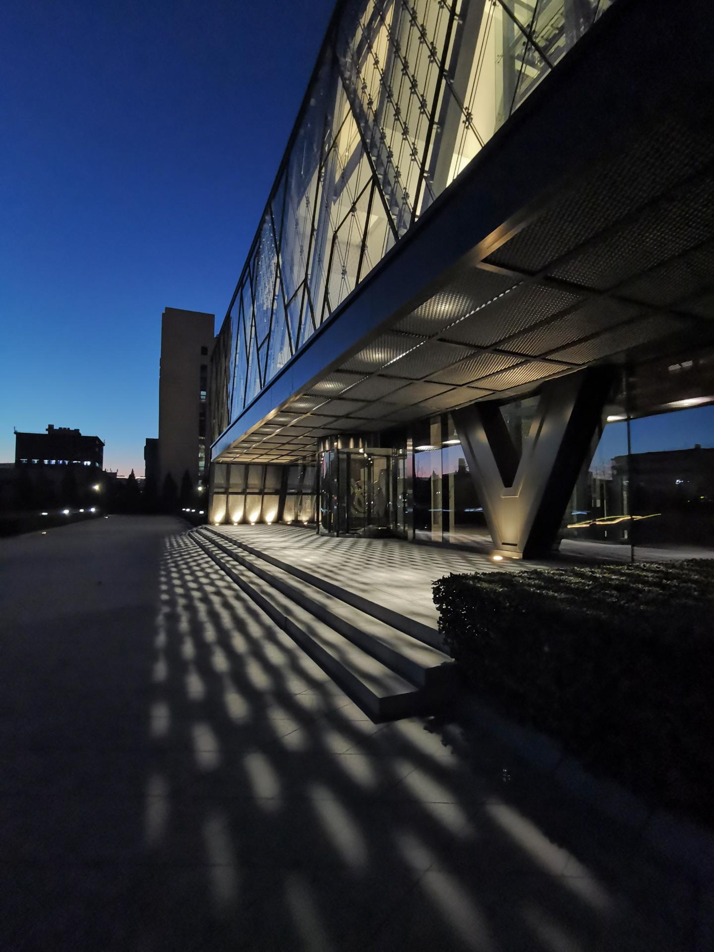 London Design Awards Winner - VICUTU HEADQUATERS OFFICE RENOVATION  LIGHTING DESIGN