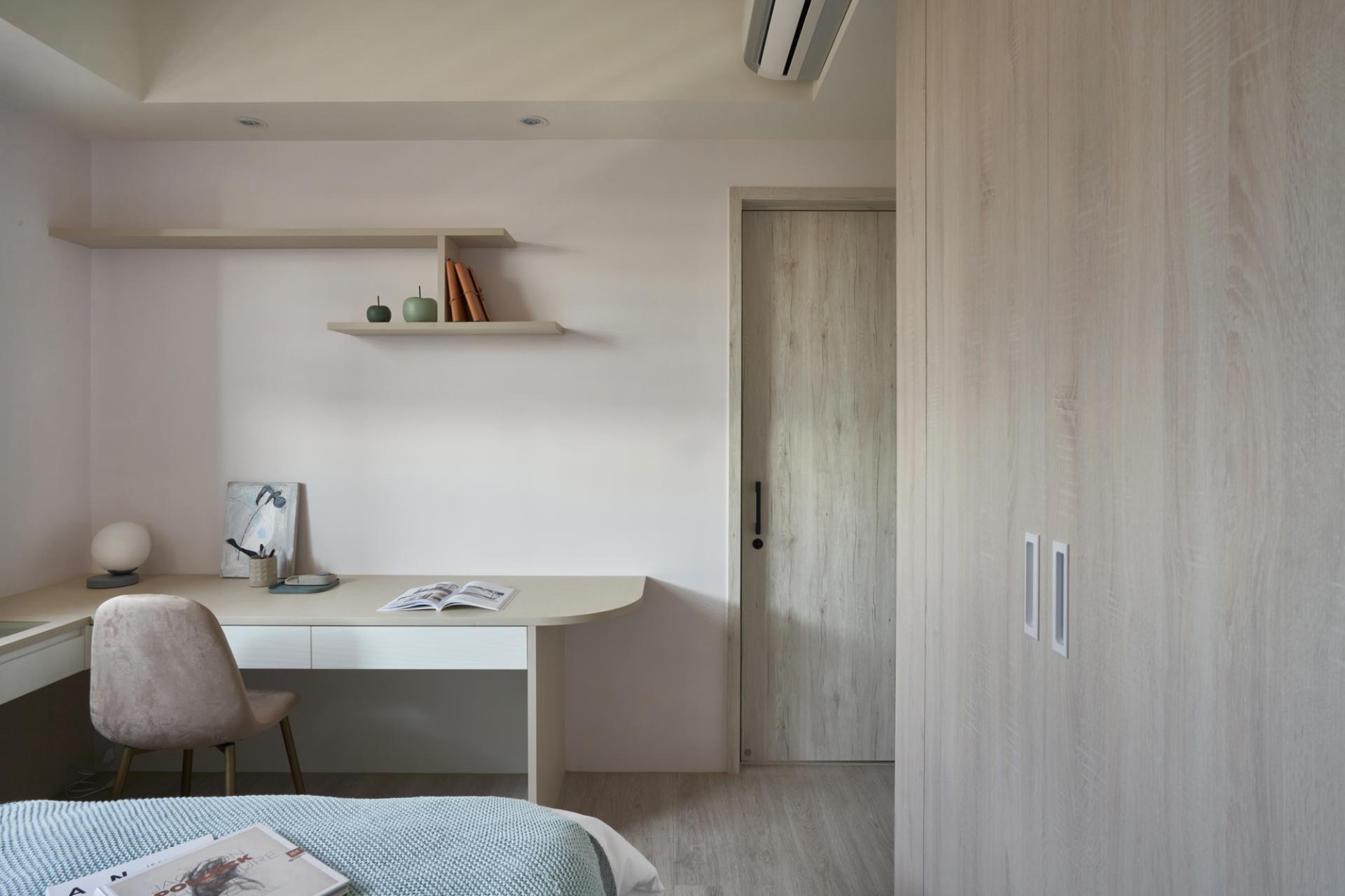 London Design Awards Winner - Bathed in wood accents
