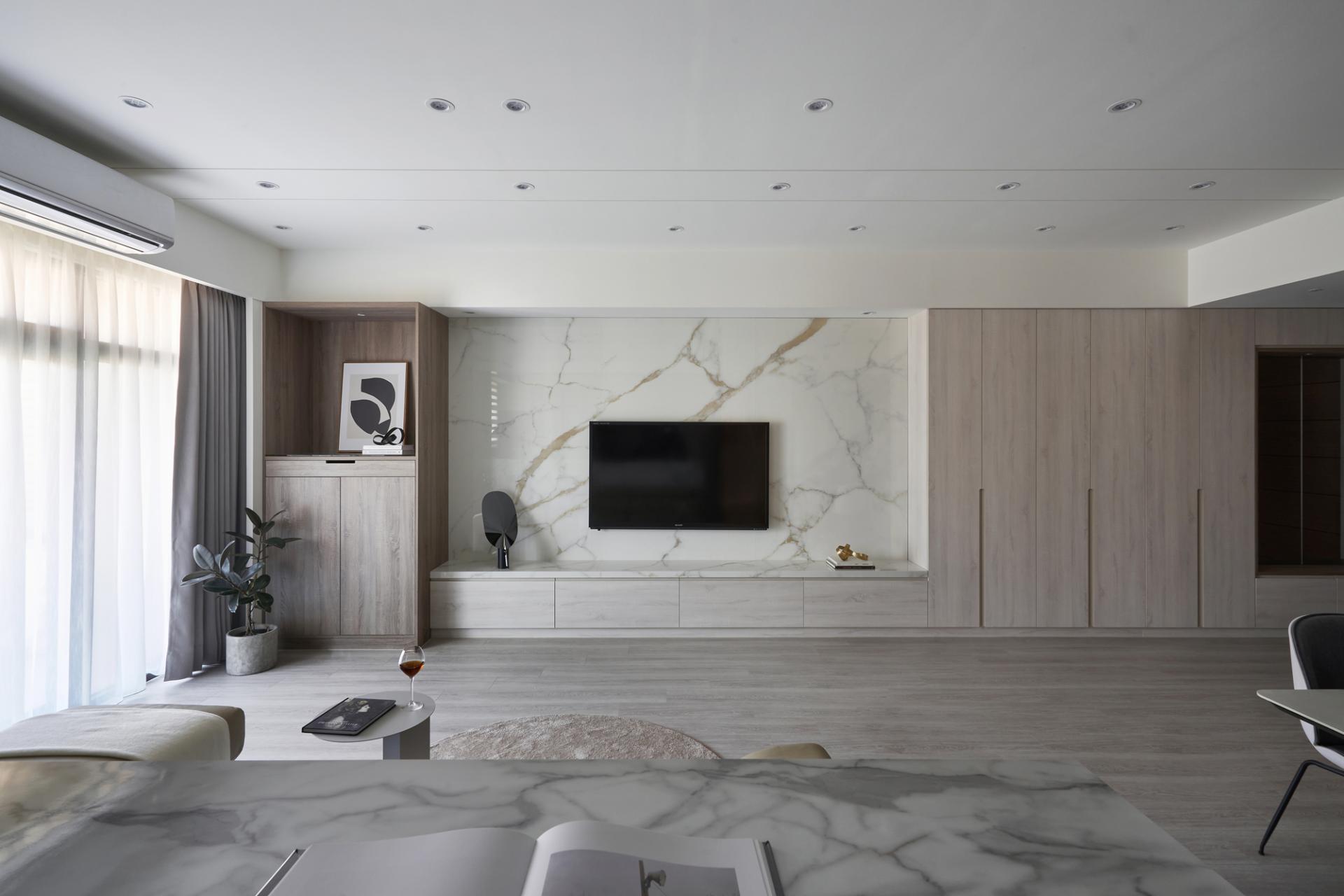 London Design Awards Winner - Bathed in wood accents
