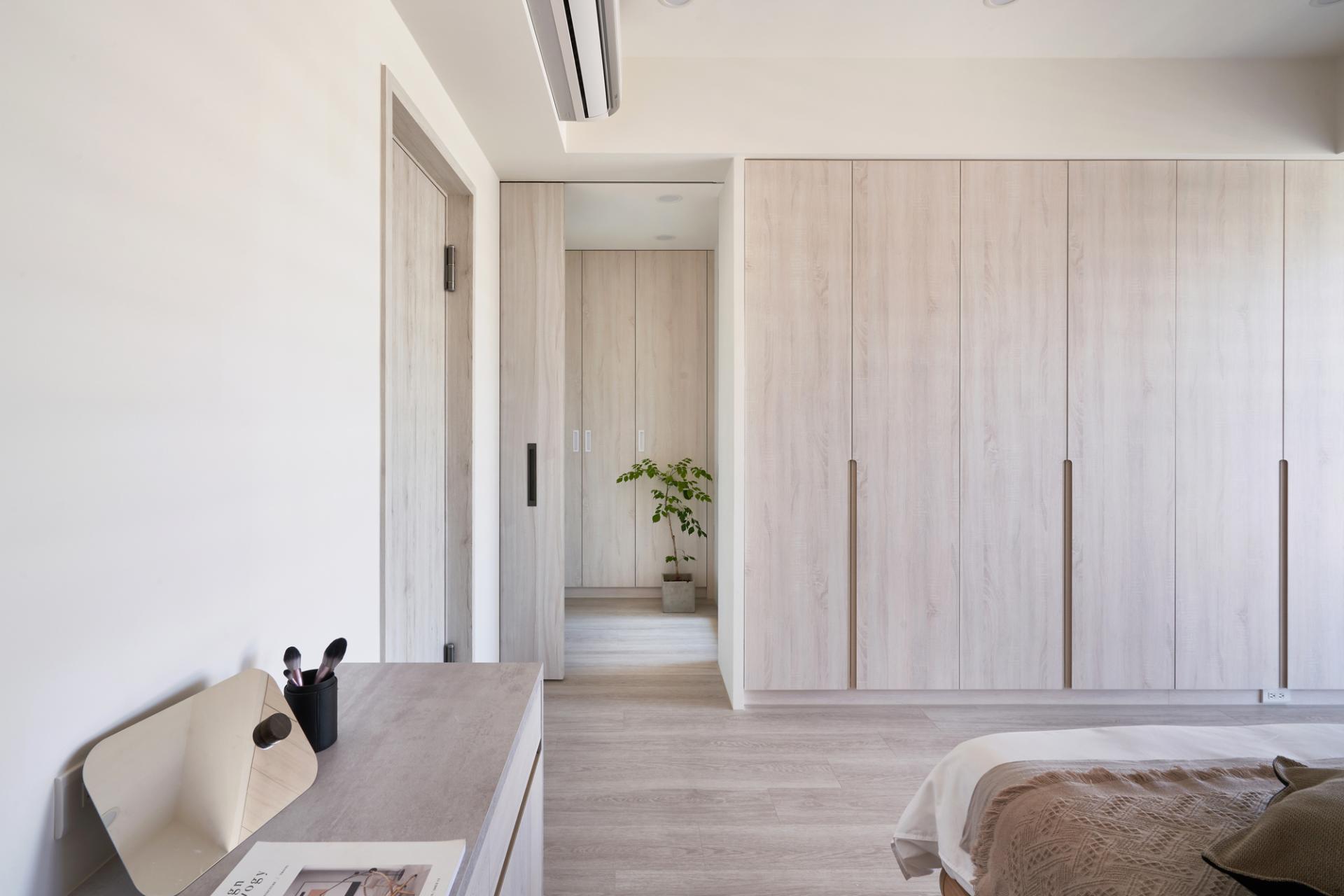 London Design Awards Winner - Bathed in wood accents