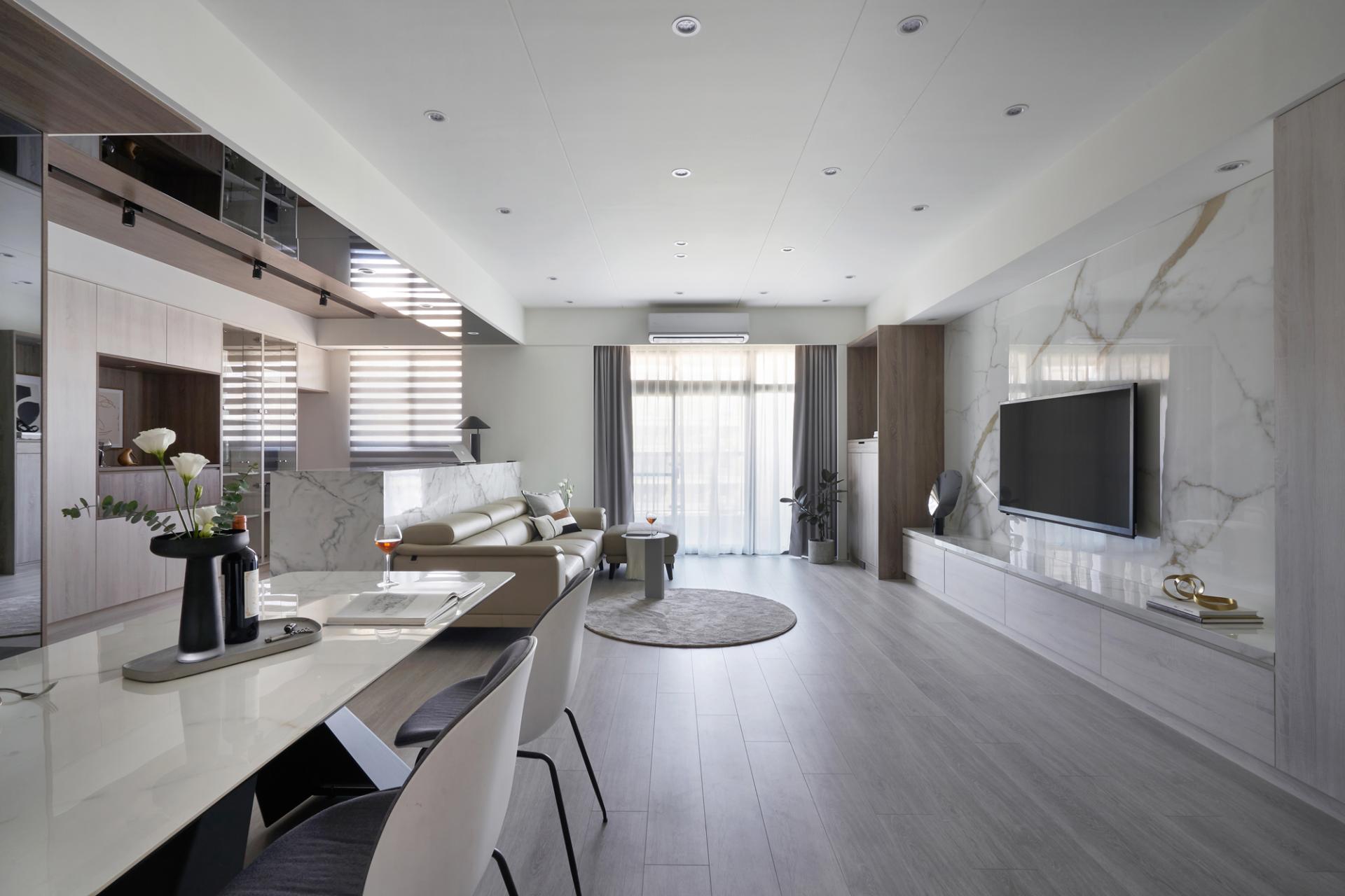 London Design Awards Winner - Bathed in wood accents
