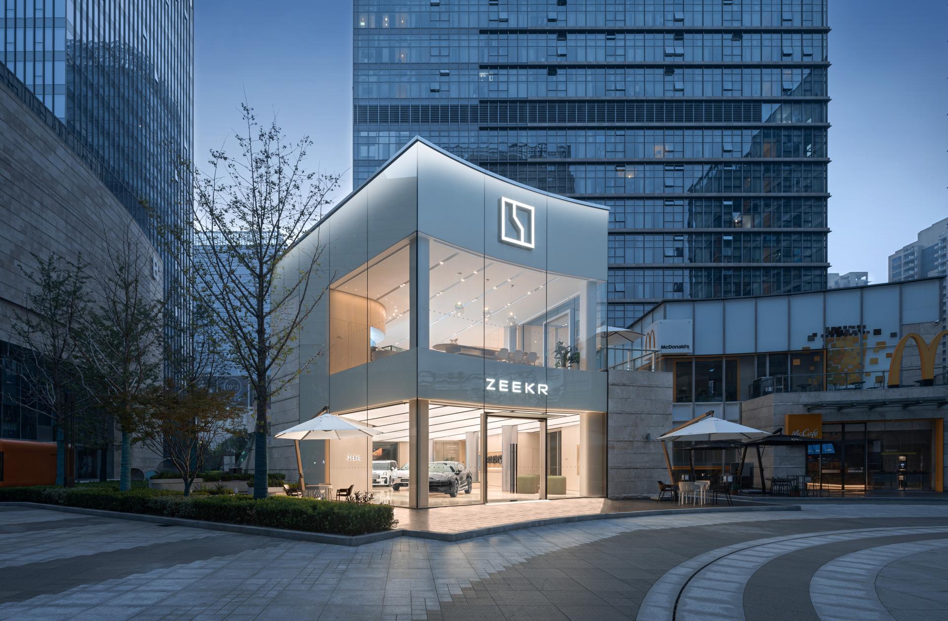 London Design Awards Winner - ZEEKR HANGZHOU STARLIGHT STORE