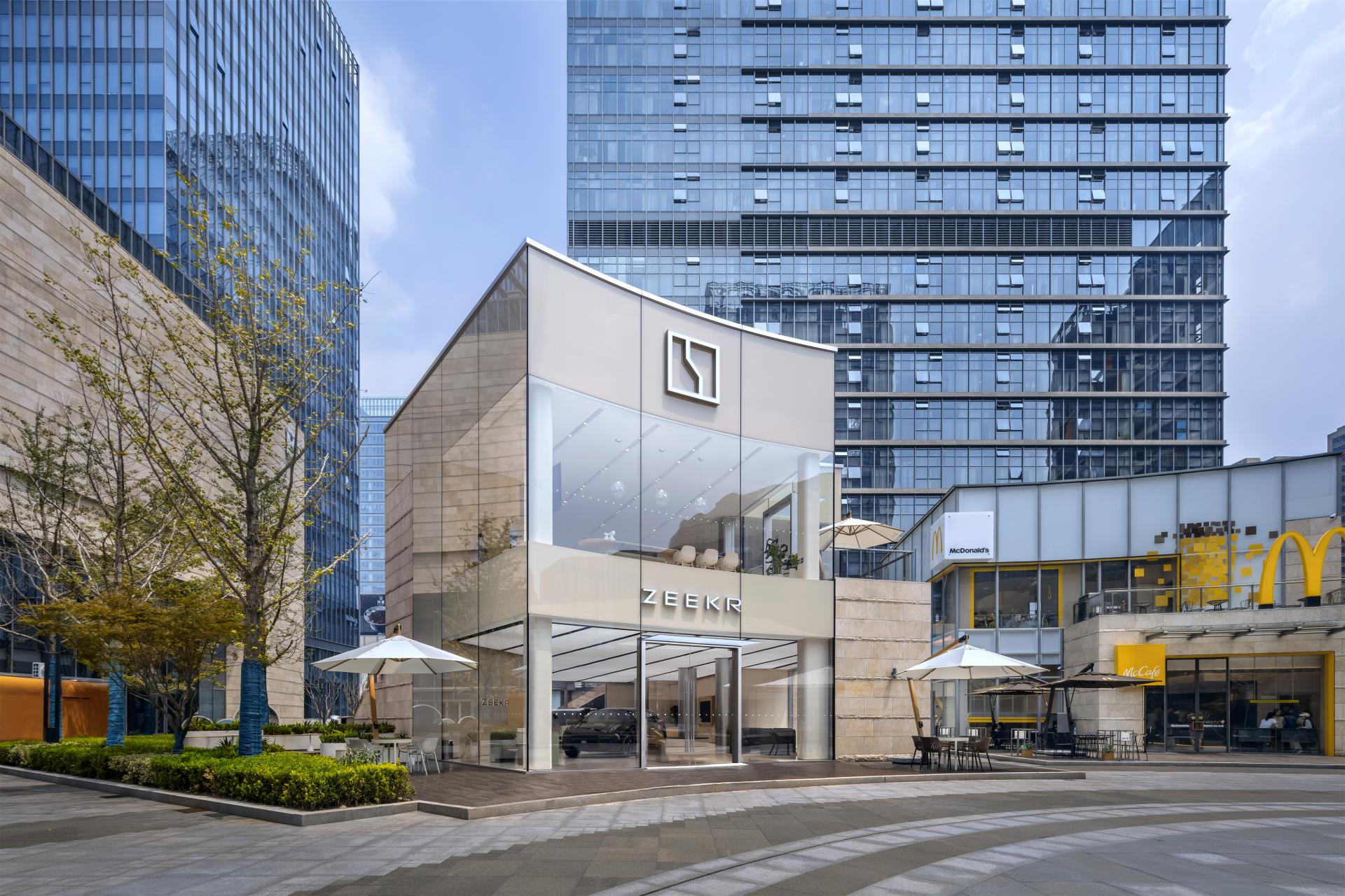 London Design Awards Winner - ZEEKR HANGZHOU STARLIGHT STORE