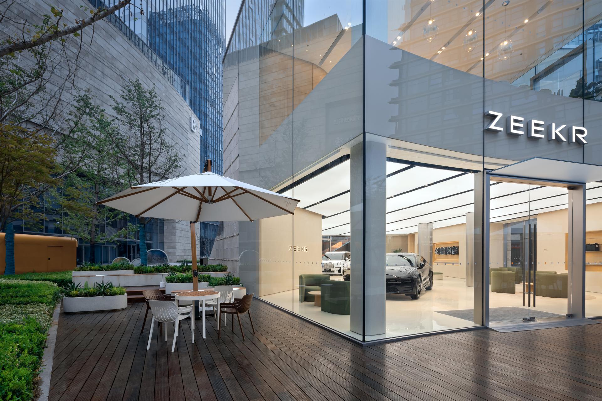 London Design Awards Winner - ZEEKR HANGZHOU STARLIGHT STORE
